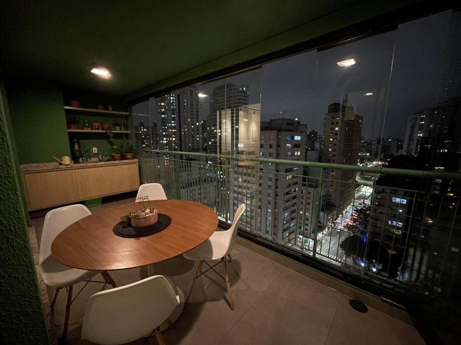 Apartment Large 1 Bedroom 2 Balconies And A Work Space Sao Paulo
