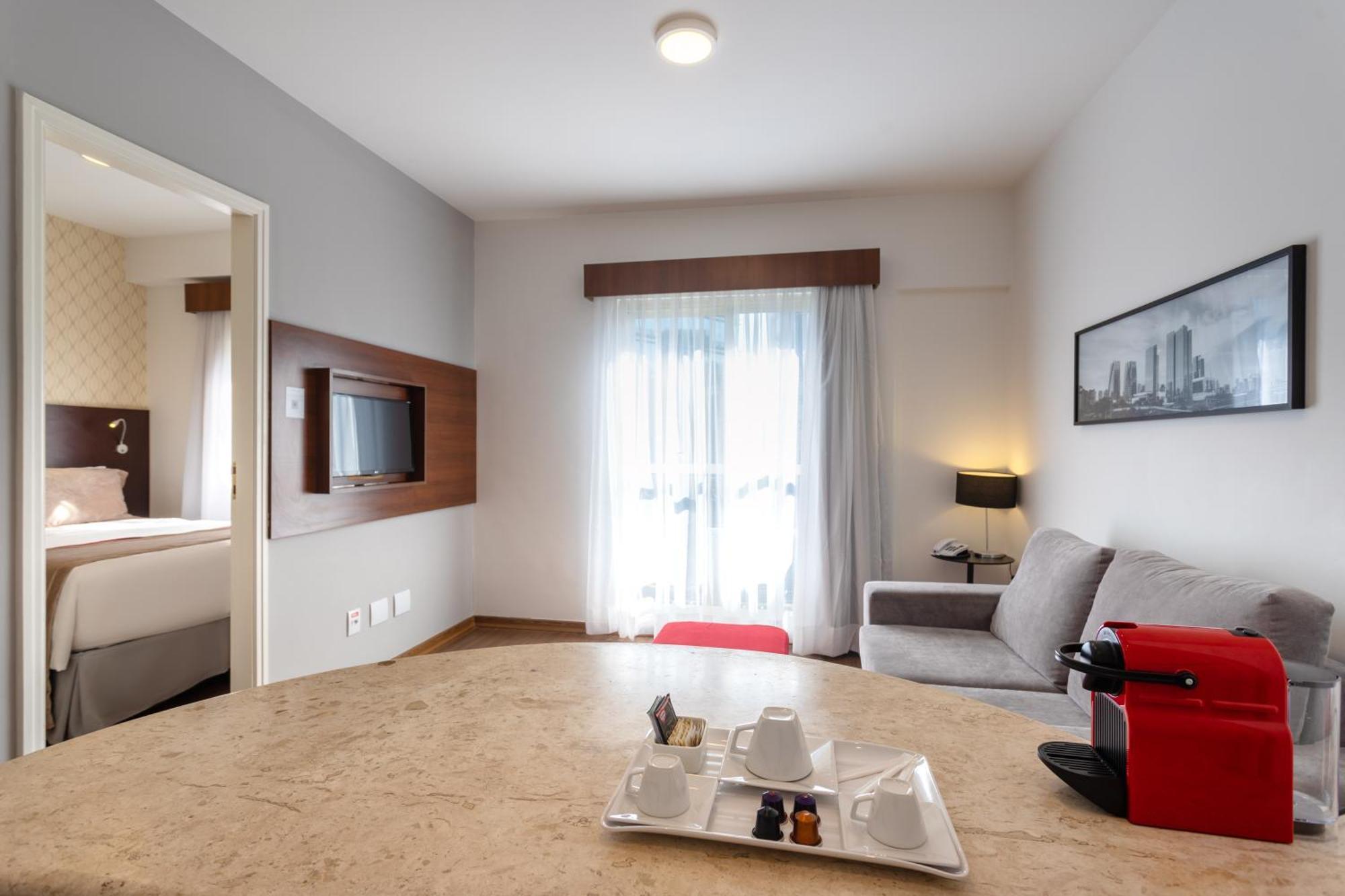 Hotel Mercure Jk 4*