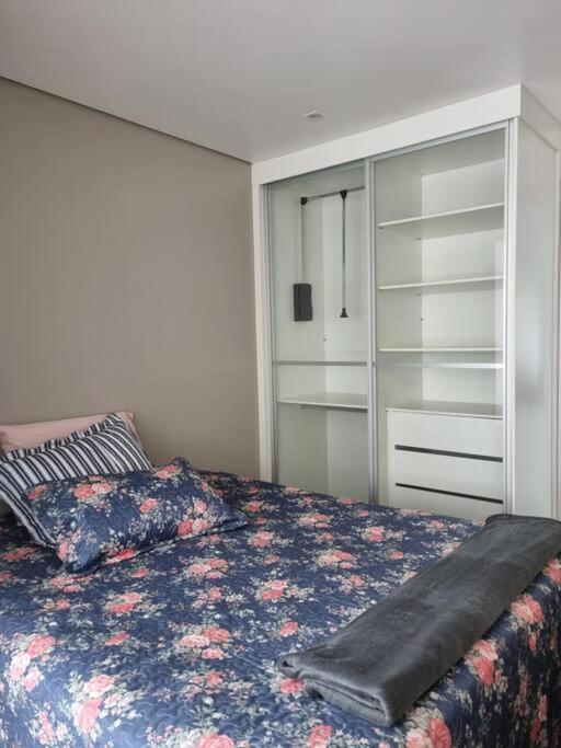 Mobiliado, Com Garagem, 50m Metro Brooklin, Proximo Shopping Morumbi Em Sp Apartment Sao Paulo