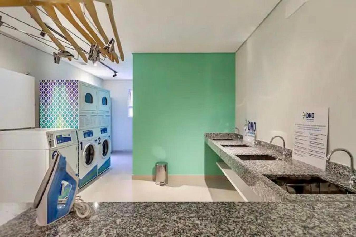 Apartamento Autentico Em Frente Ao Metro Bras ! *