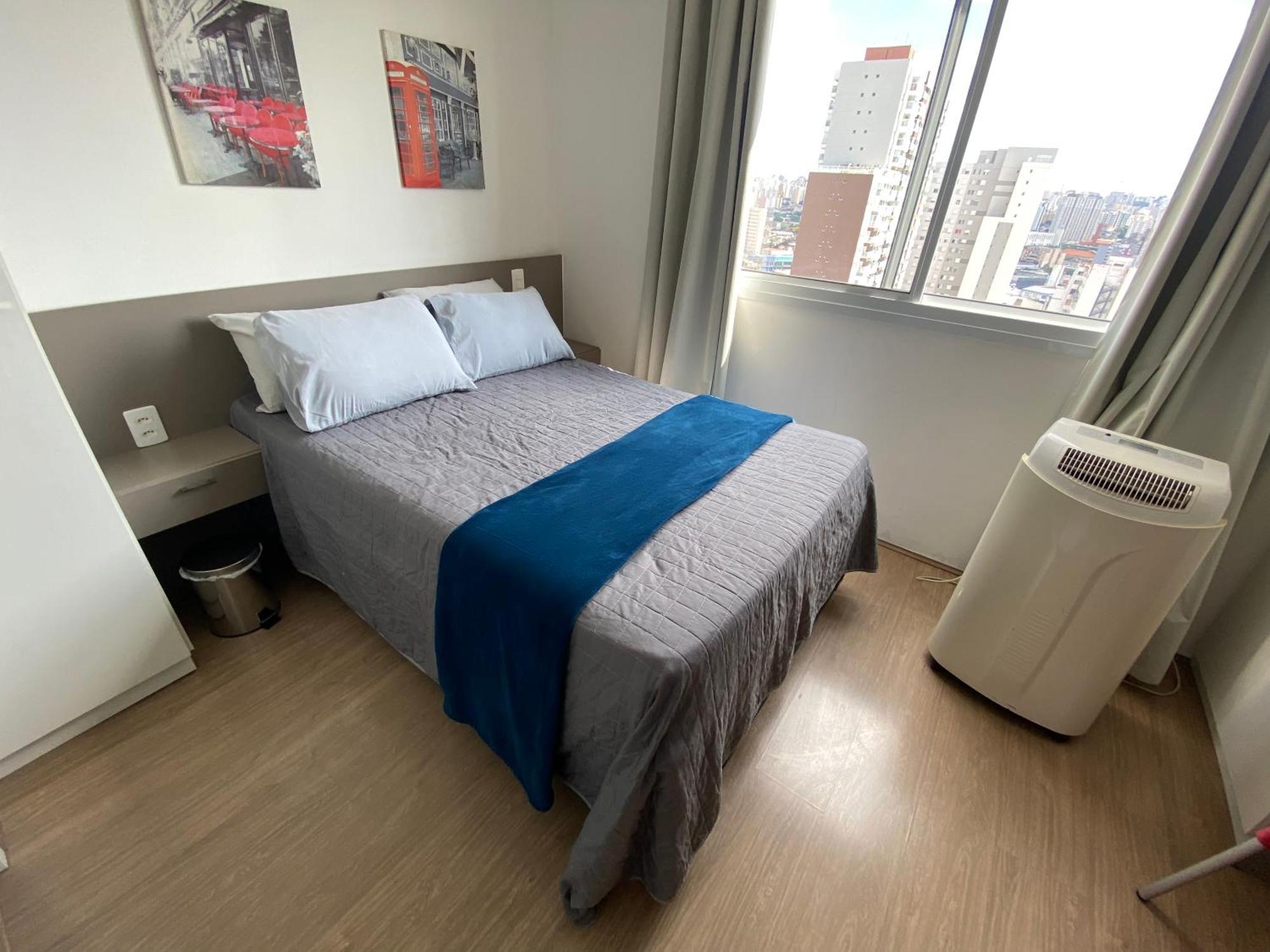 Apartamento Autentico Em Frente Ao Metro Bras !