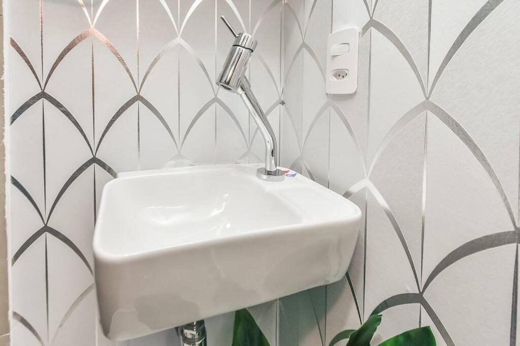 Bela Vista Prox. Paulista Apartamento *