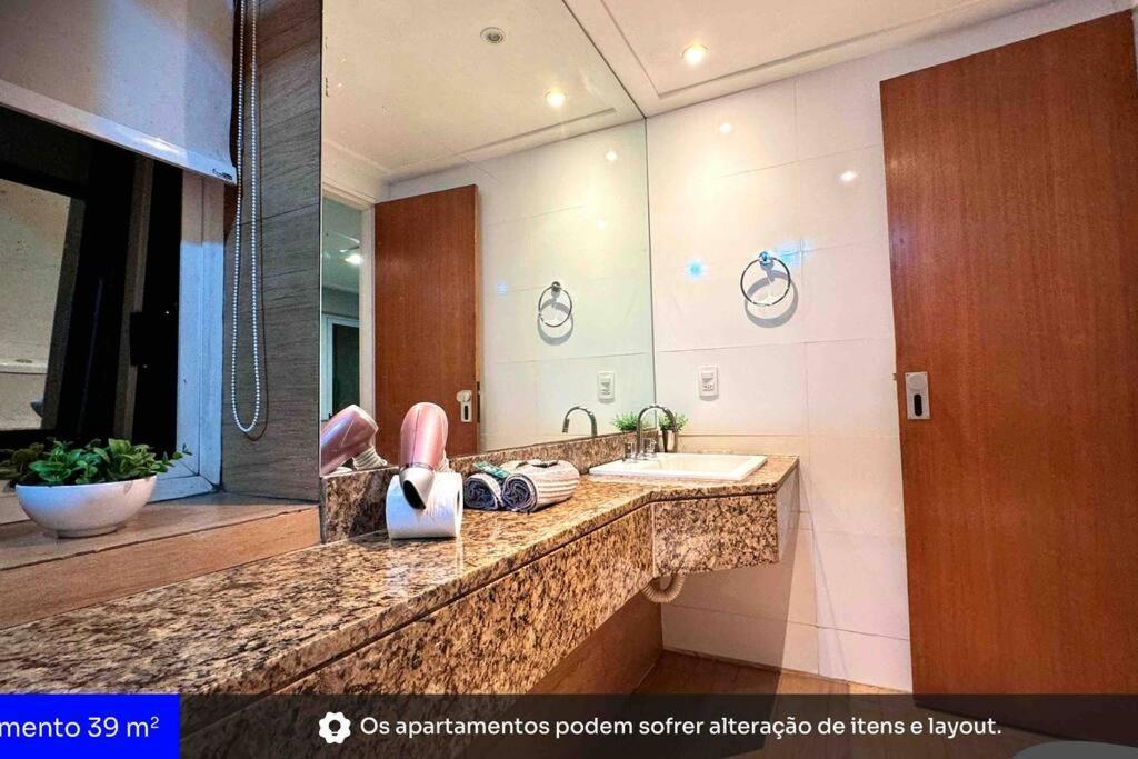 086 - Rentaqui Crillon Plaza Haddock Lobo Style Apartment