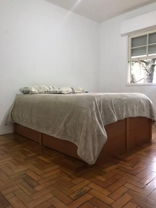 Apartamento Quarto, Em Apartamento Retro Na Vila Mariana *