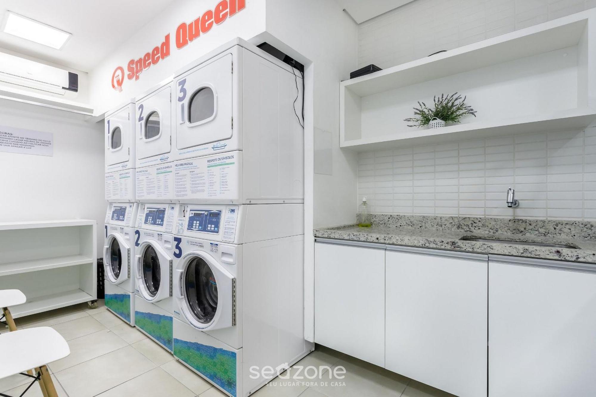 Apartamento C/ Piscina Proximo A Catedral Da Se Cgf135 São Paulo