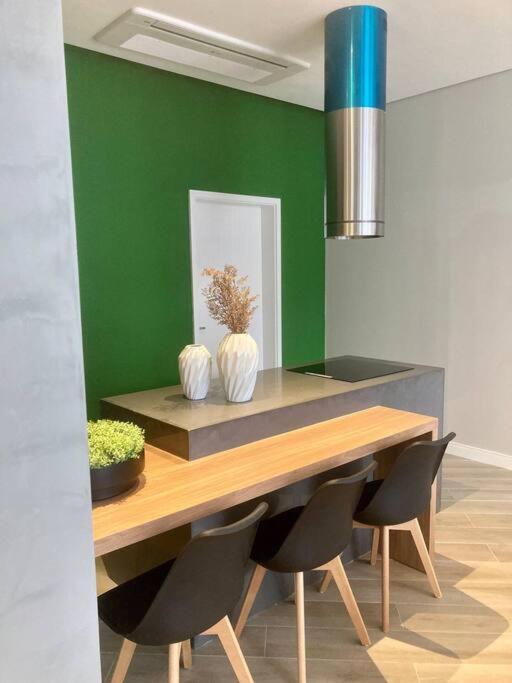 Apartamento 1 Dorm -itaim Bibi A 5 Min Av Faria Lima Und1903