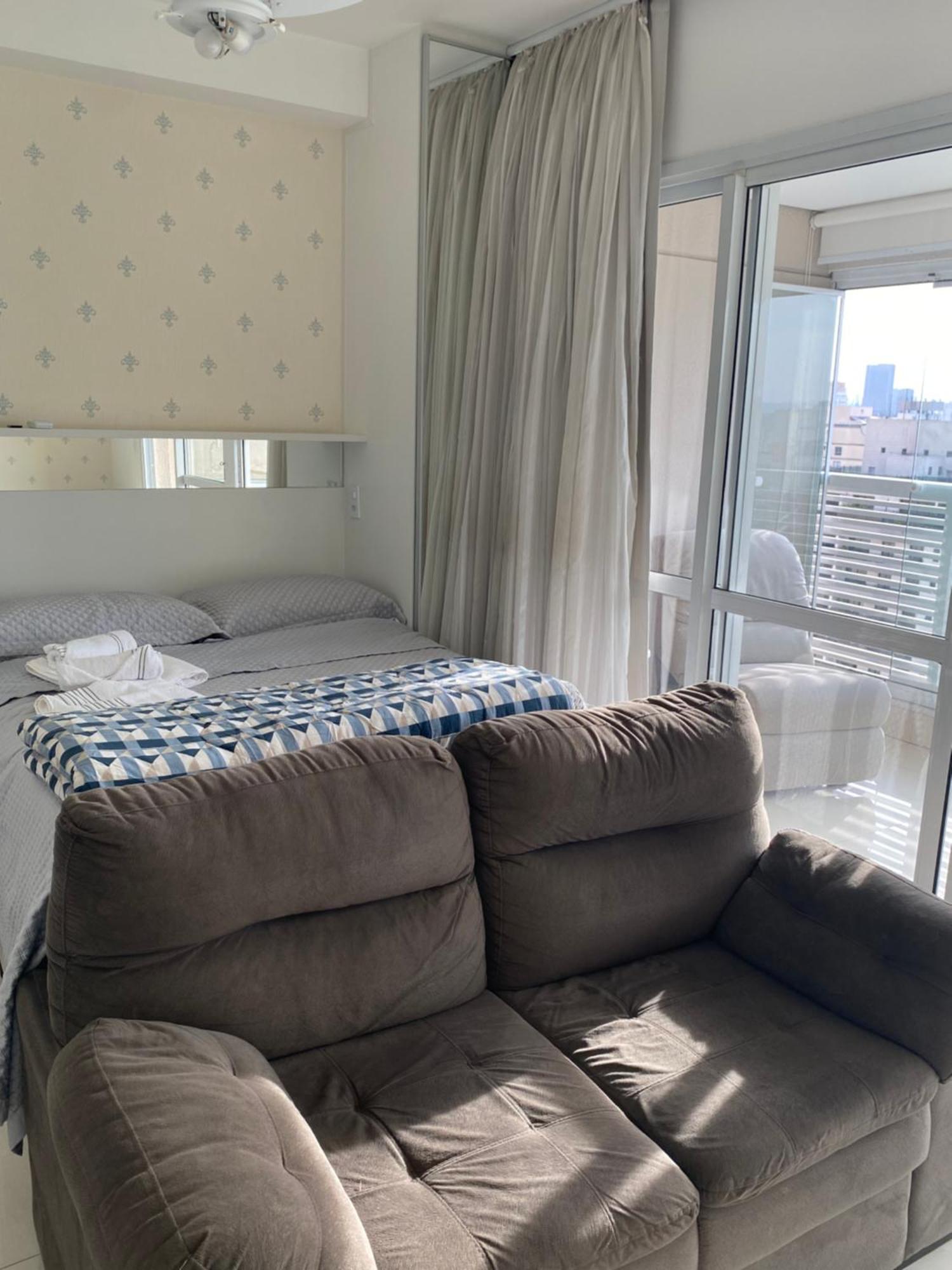 Apartment Em *