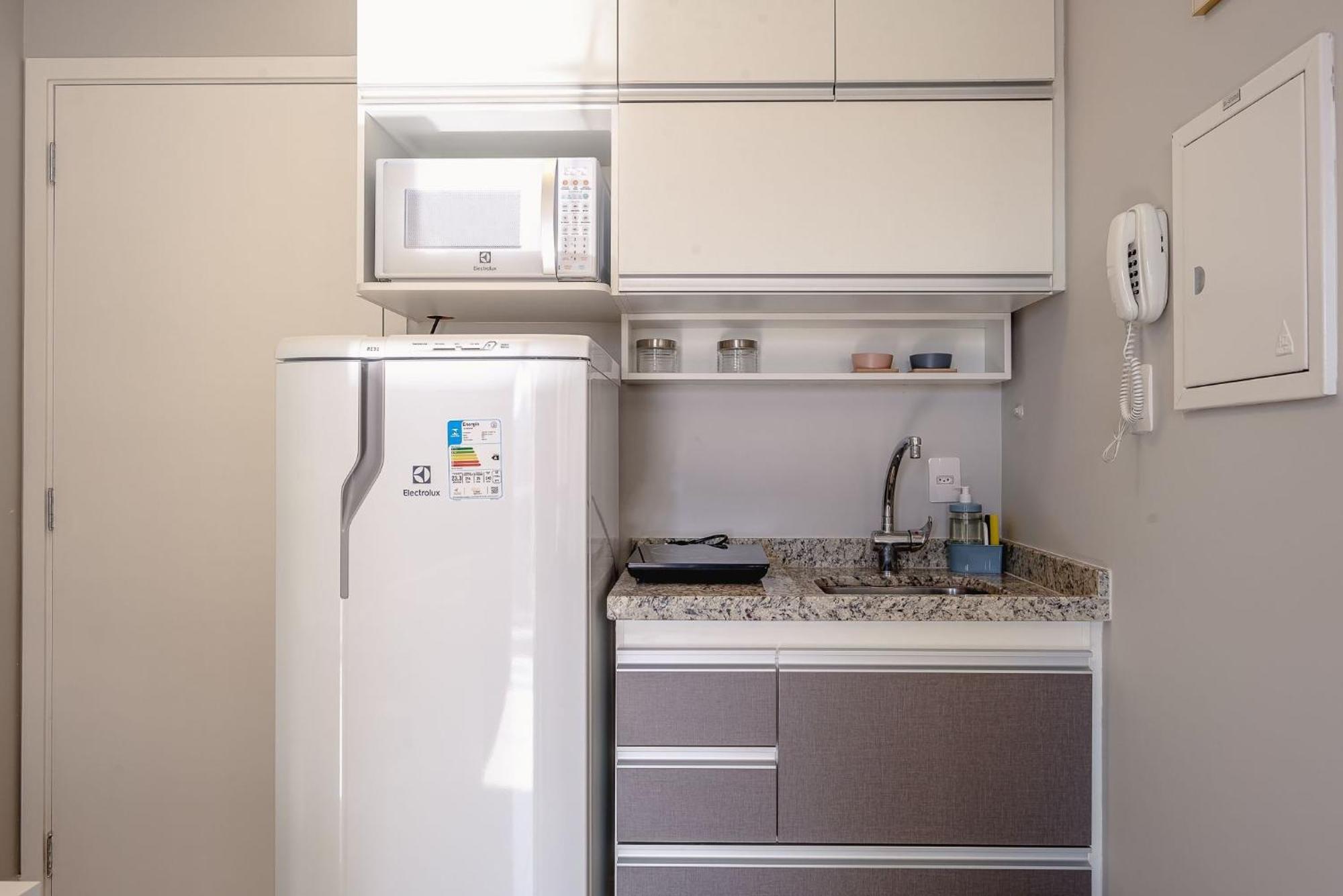 Apartamento Com Varanda + Vaga De Garagem + Ar Cond. *