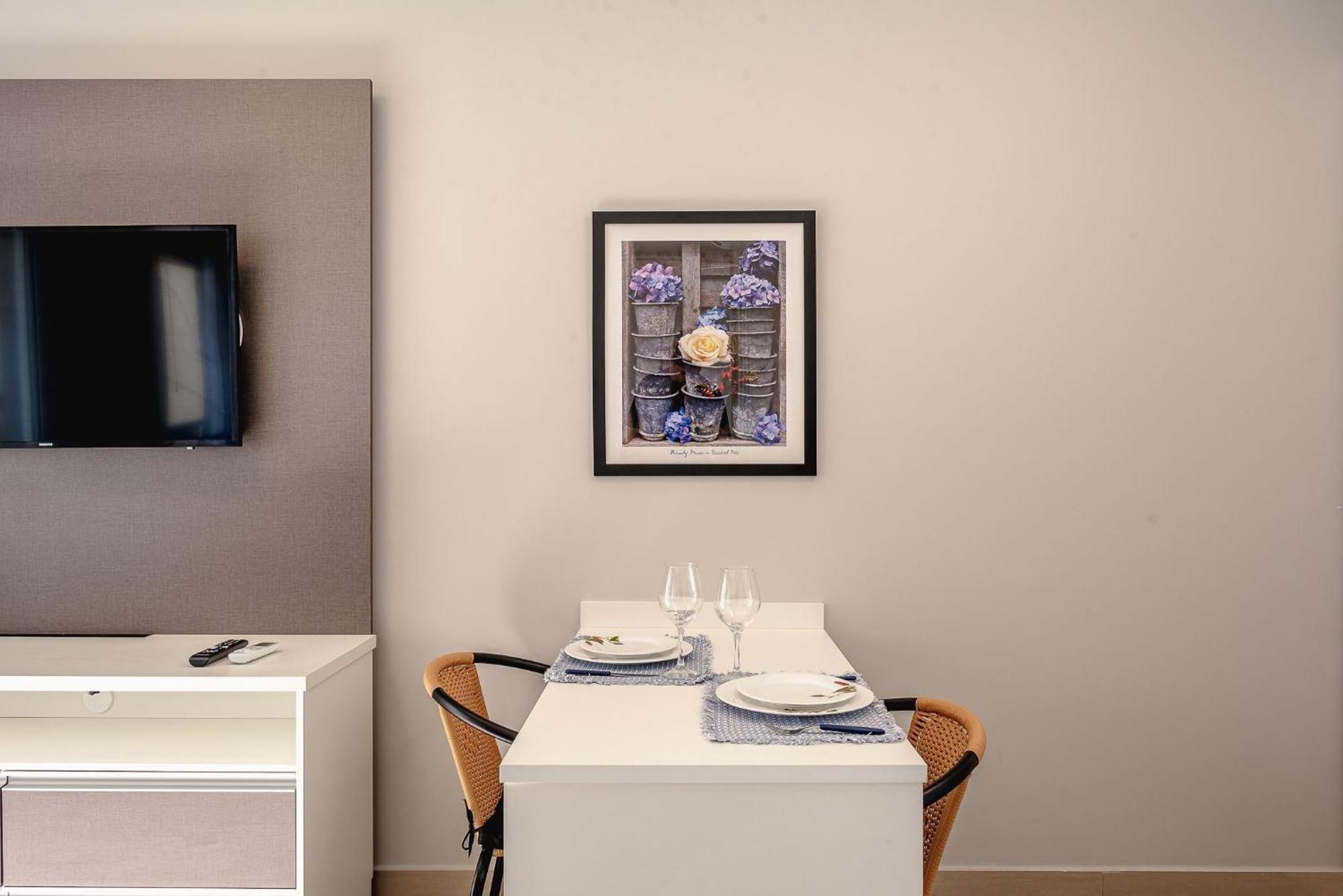 Com Varanda + Vaga De Garagem + Ar Cond. Apartamento *