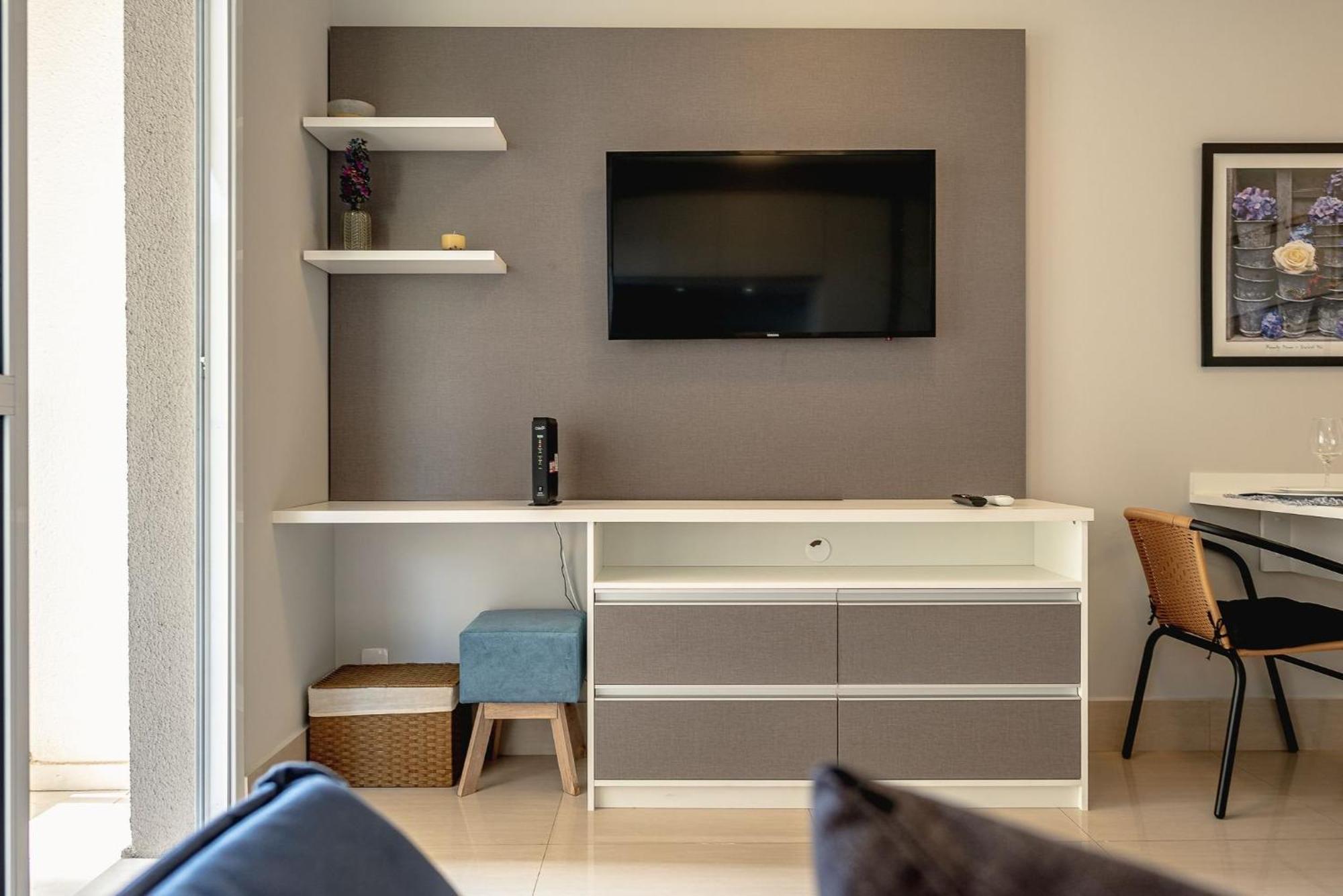 Apartamento Com Varanda + Vaga De Garagem + Ar Cond. *