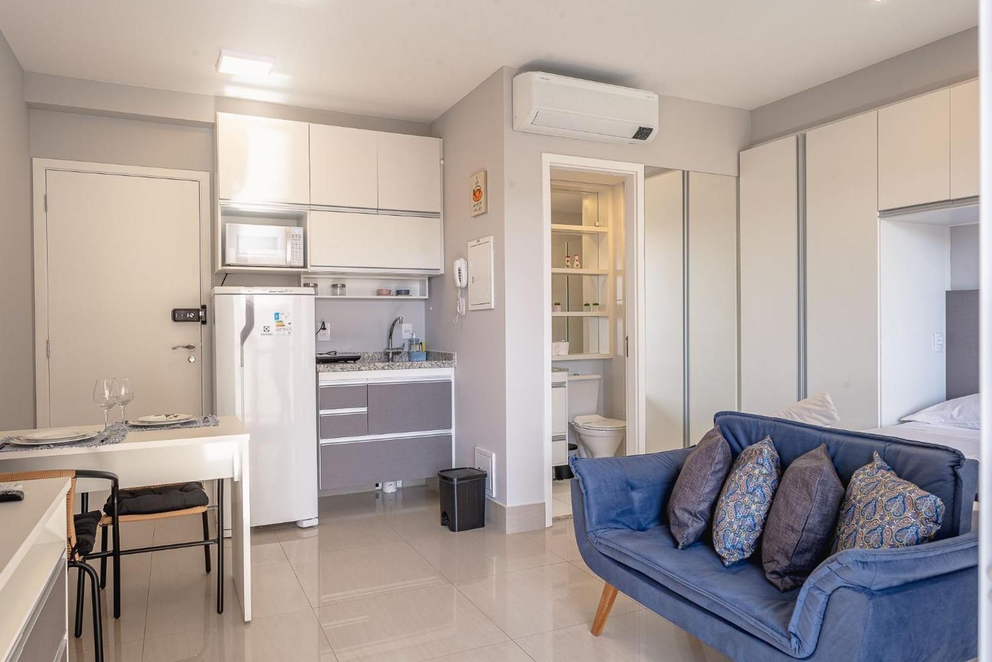 Apartamento Com Varanda + Vaga De Garagem + Ar Cond. *