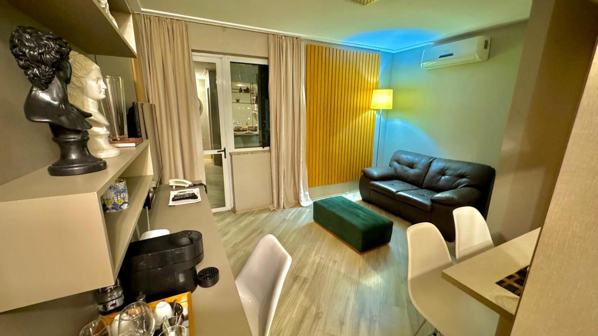 Apartment 086 - Rentaqui Crillon Plaza Haddock Lobo Style
