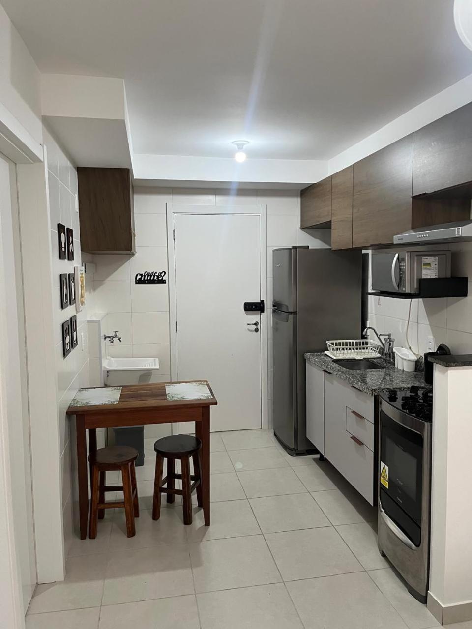 Em Apartment *
