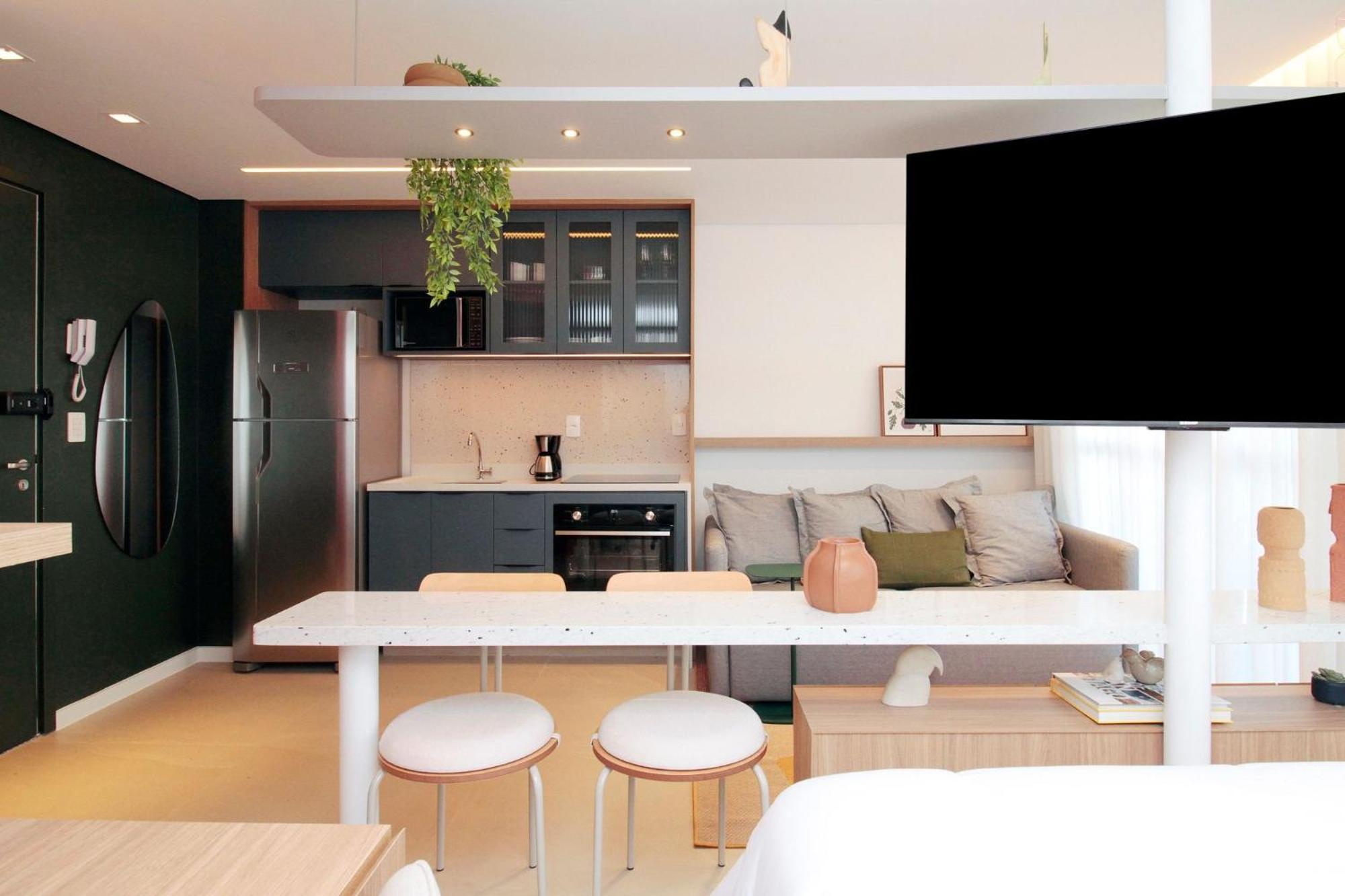 Apartment B- Side Reboucas *