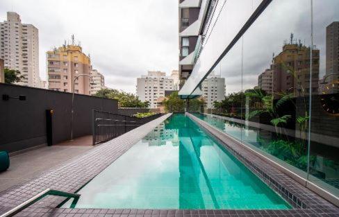 Rua Oscar Freire - Na Rua Luxuosa De Sp *