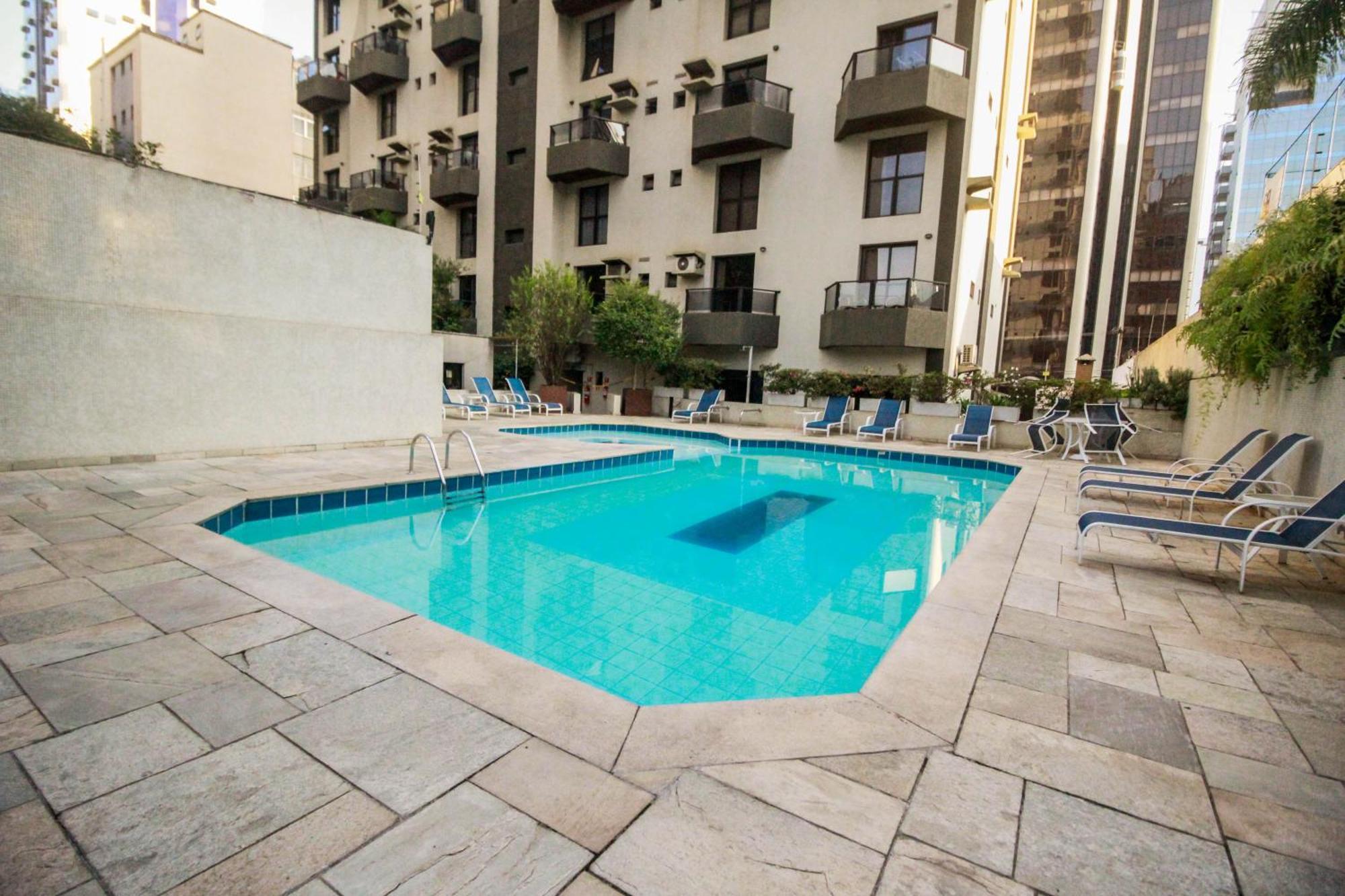 Apartamento Duplex Place Vendome! Moema, 58m2, Amplo, Conforto, Luxo! Servicos, Estacionamento, Internet, Metro!