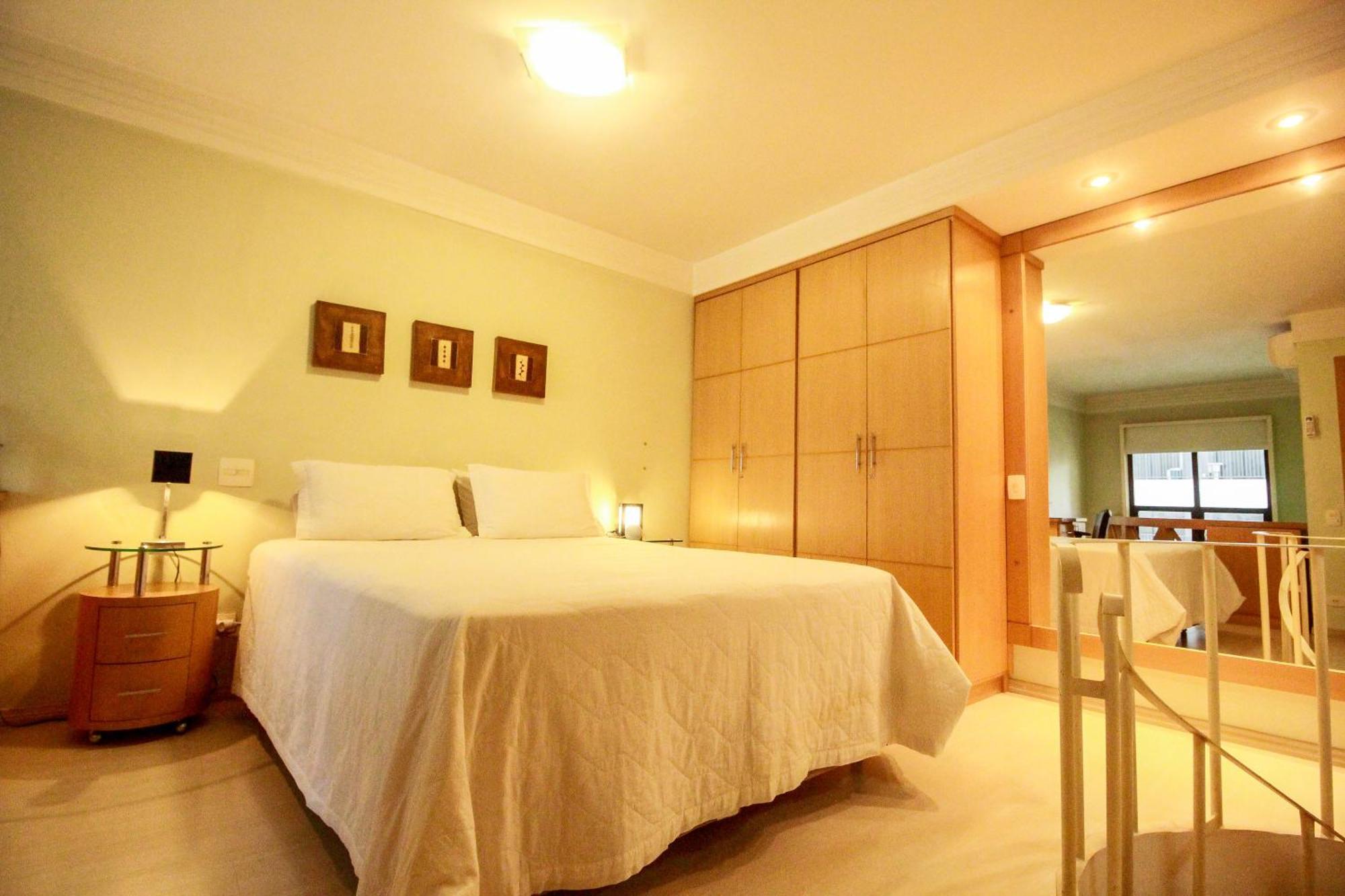 Duplex Place Vendome! Moema, 58m2, Amplo, Conforto, Luxo! Servicos, Estacionamento, Internet, Metro! São Paulo