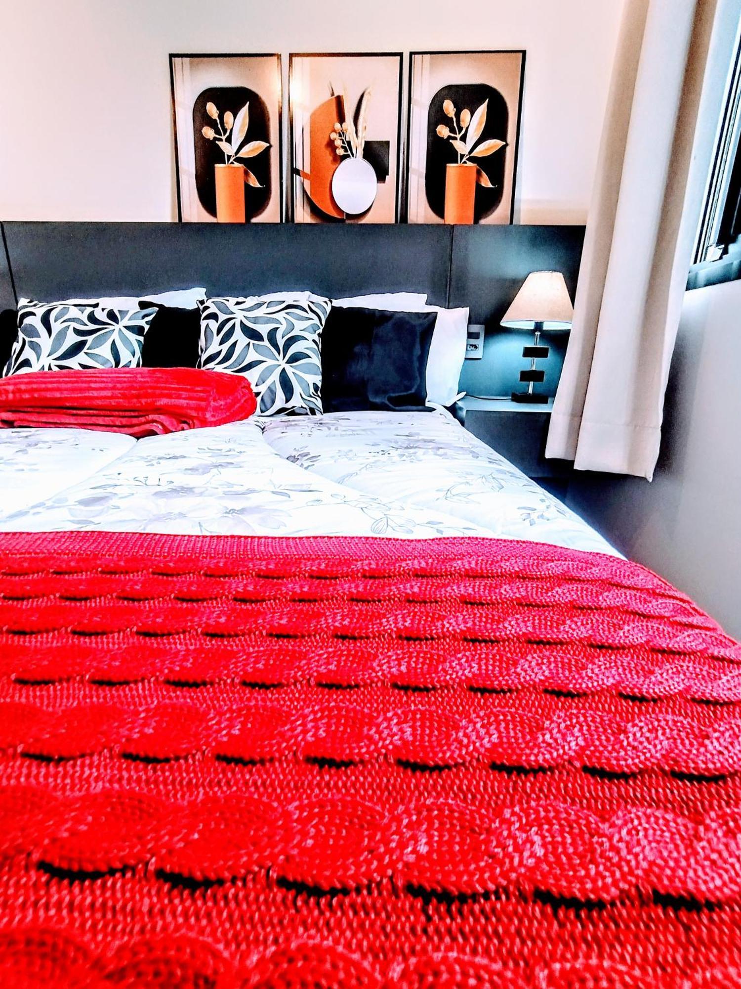 Luxxor Premiere Faria Lima - On The Sky Line - King Duplex Studio Veranda - Executive Class - Red Velvet Edition São Paulo