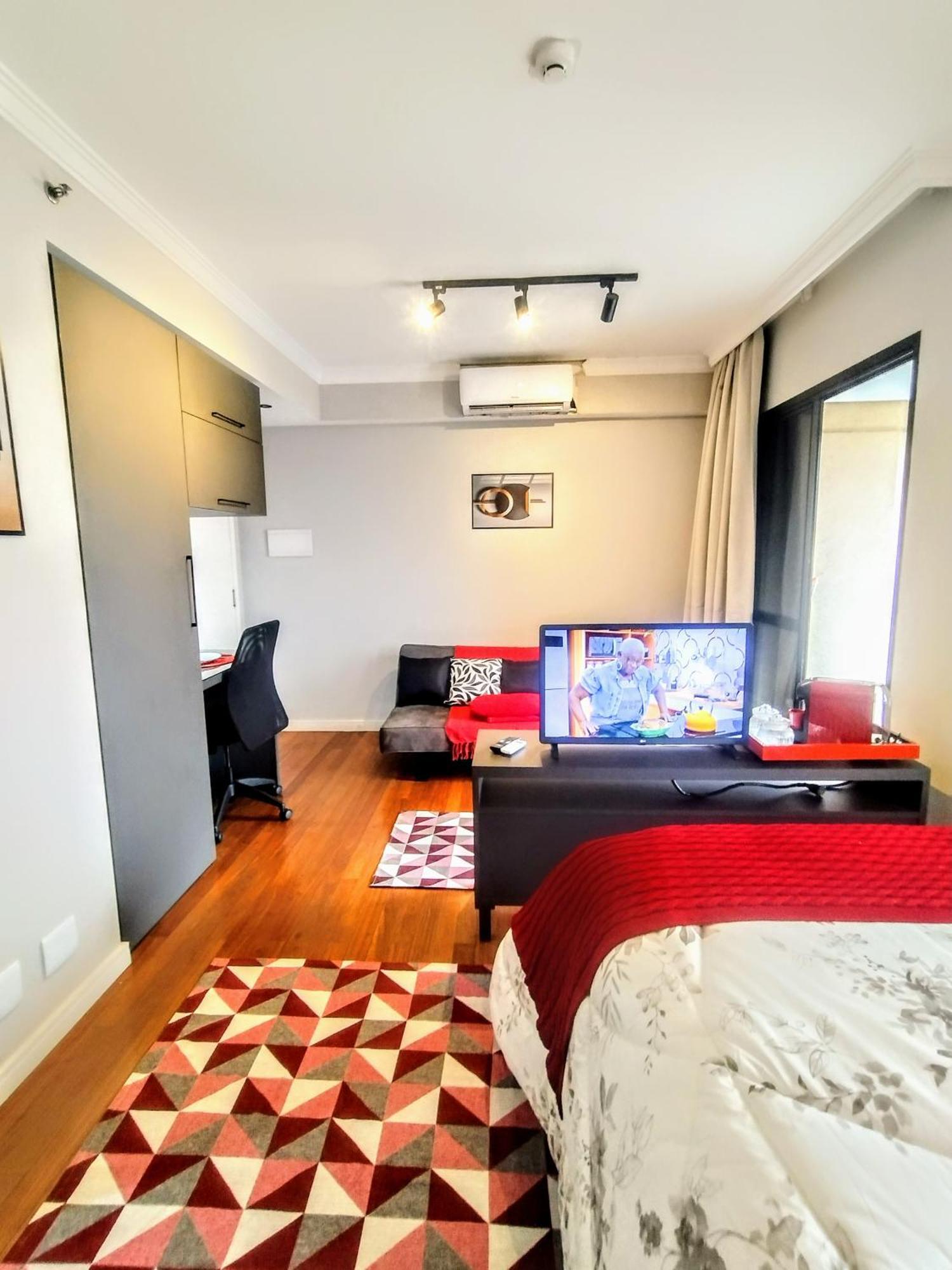 Luxxor Premiere Faria Lima - On The Sky Line - King Duplex Studio Veranda - Executive Class - Red Velvet Edition São Paulo