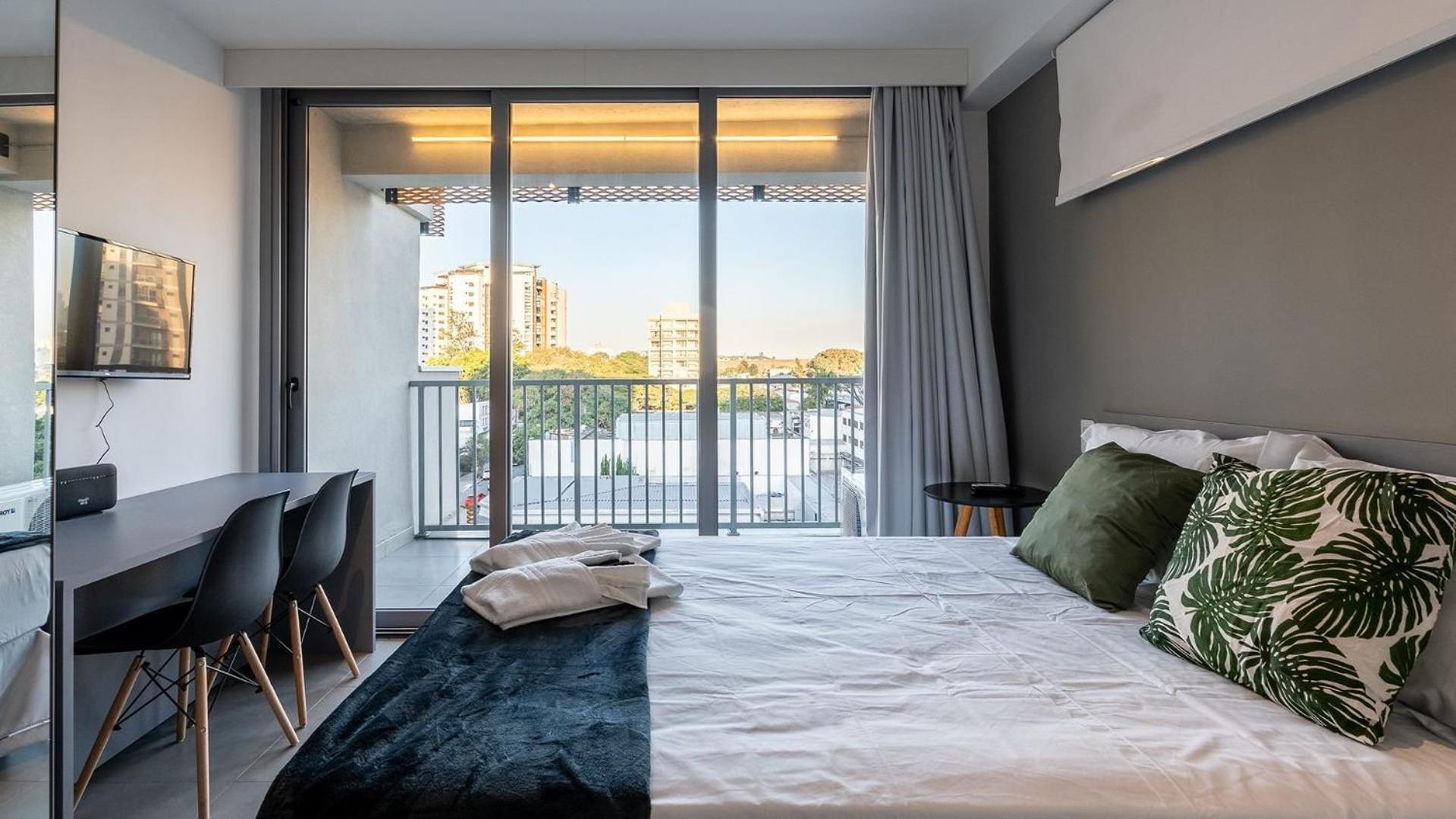 By Dabra House: Completos Em Moema Em Frente Ao Shopping Ibirapuera Casa de férias