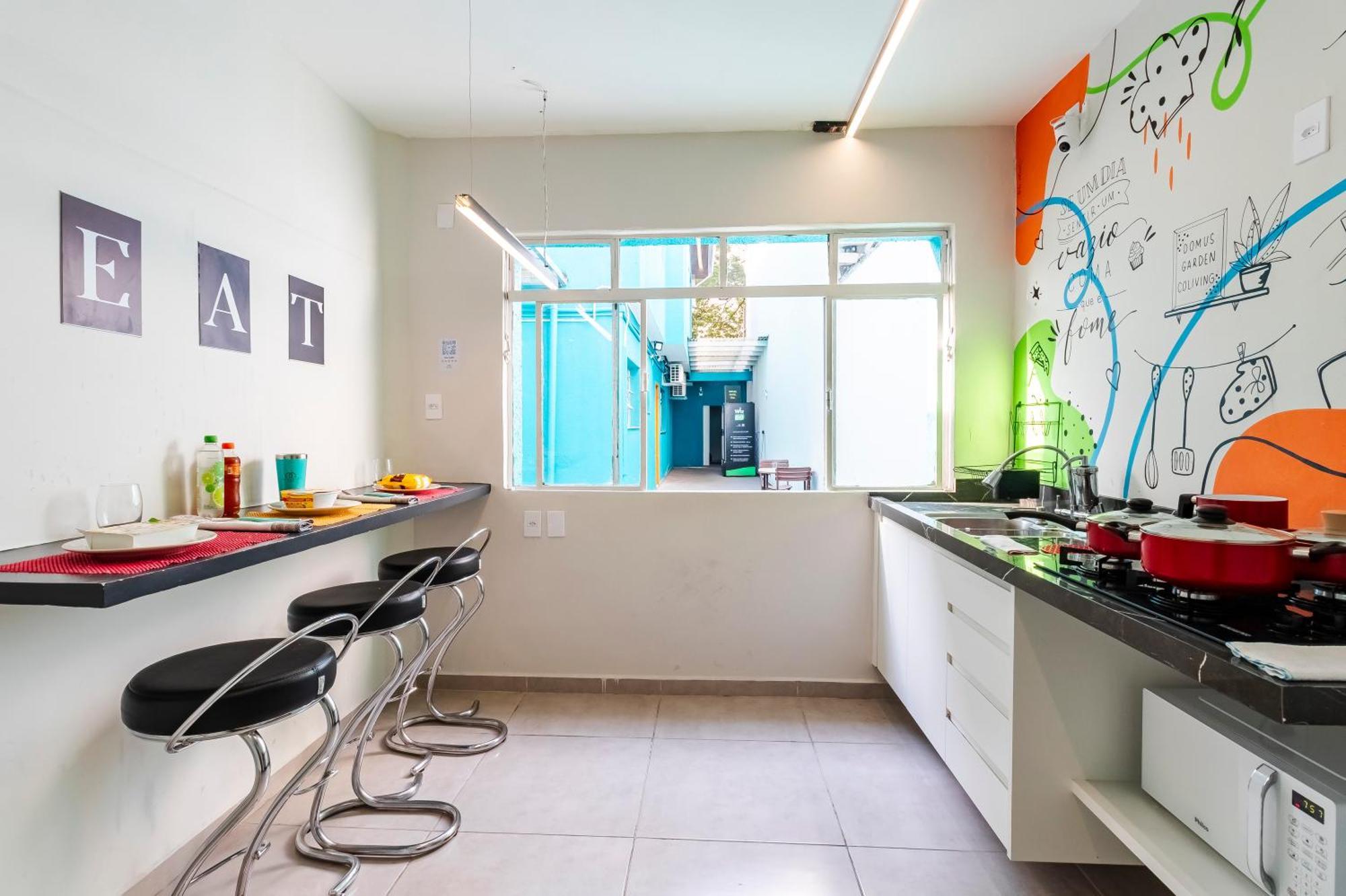 Domus Garden - Hostel, E Coliving Albergue *