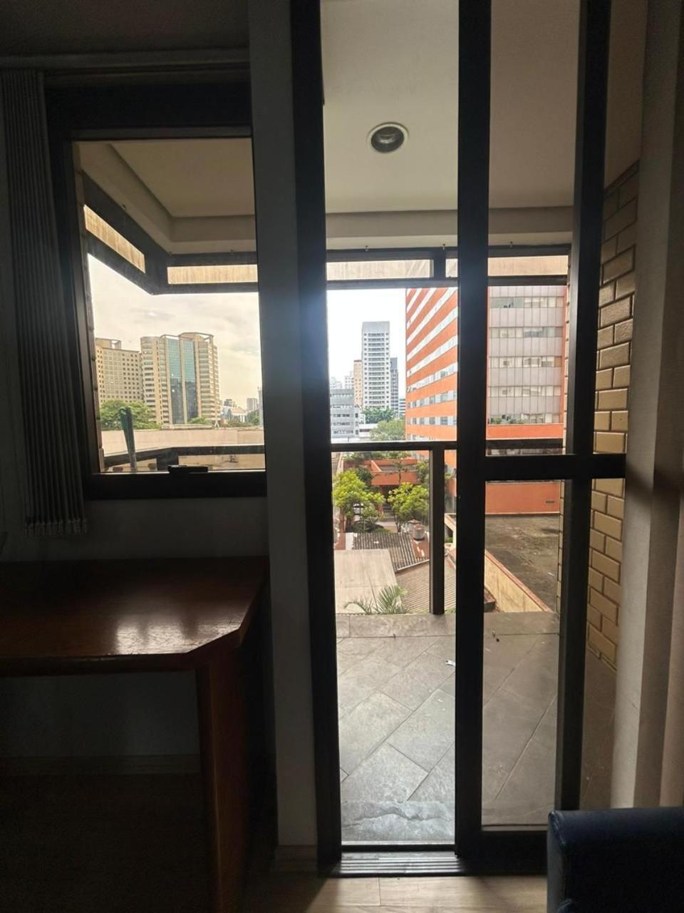 Flat Em Moema * São Paulo