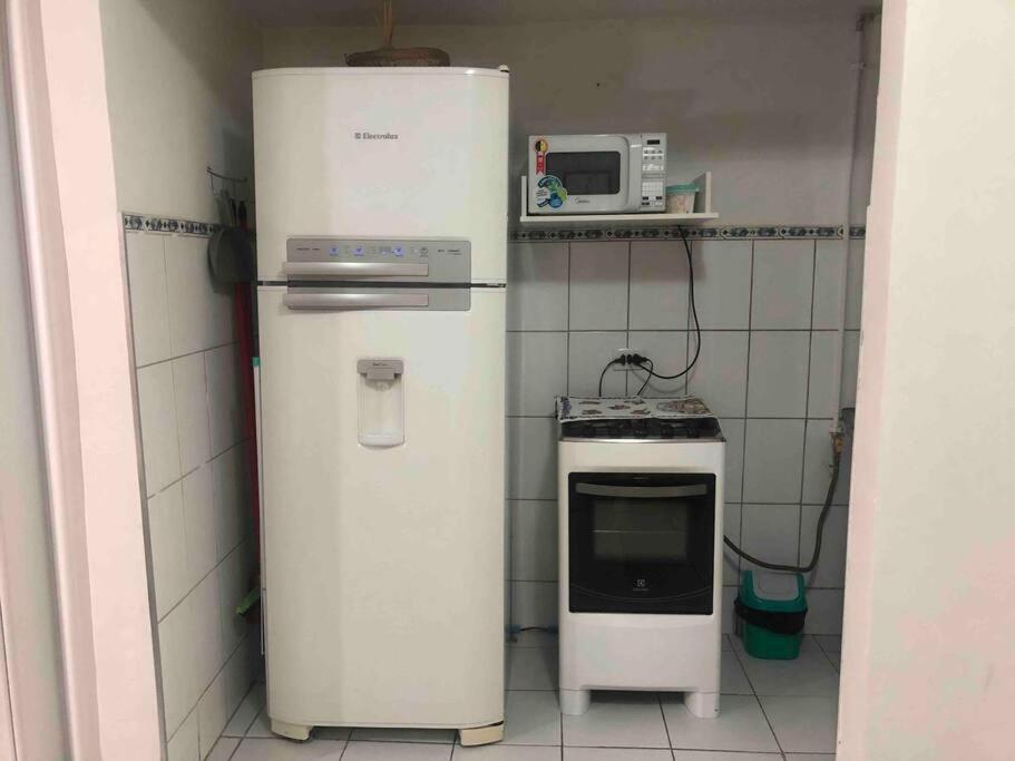 Apto 29 - Pequeno Com Otima Localizacao Apartamento *