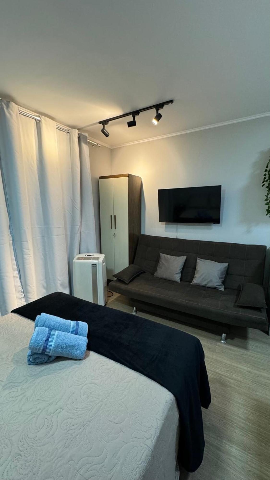 Apartamento Veneza Prox Metro Bras, Feirinha Madrugada, 25 Marco, Templo Salomao