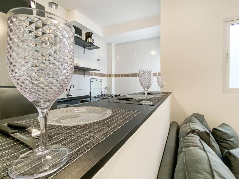 Solomon Temple Bras Kitchen Bed Linen Equipped