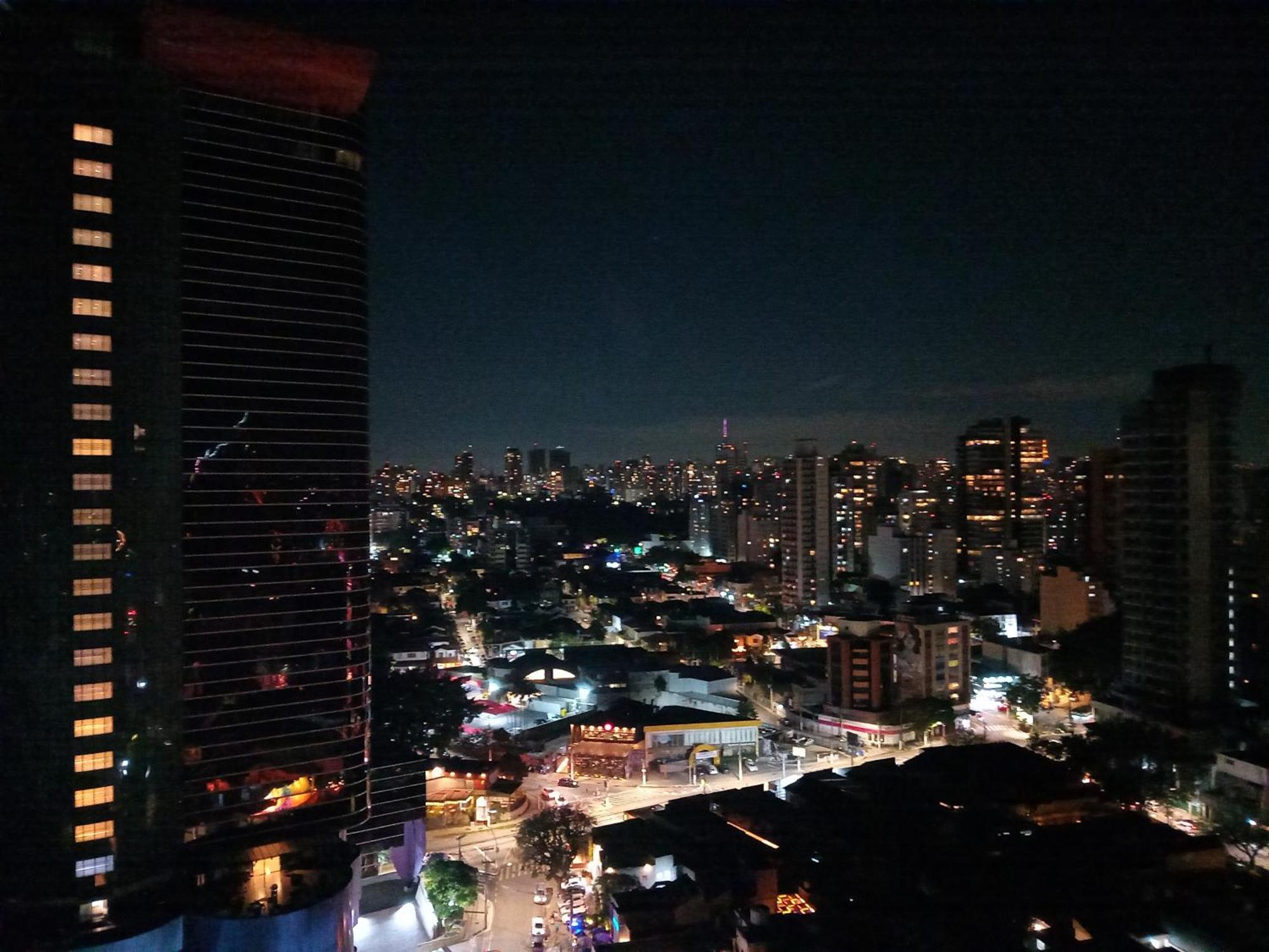 Pinheiros Faria Lima, Proximo Madalena