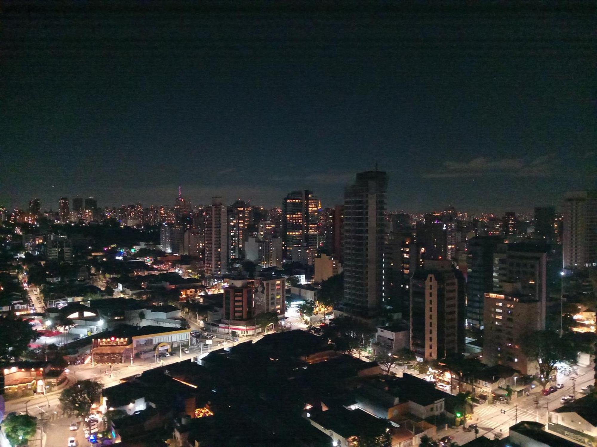 Pinheiros Faria Lima, Proximo Madalena *