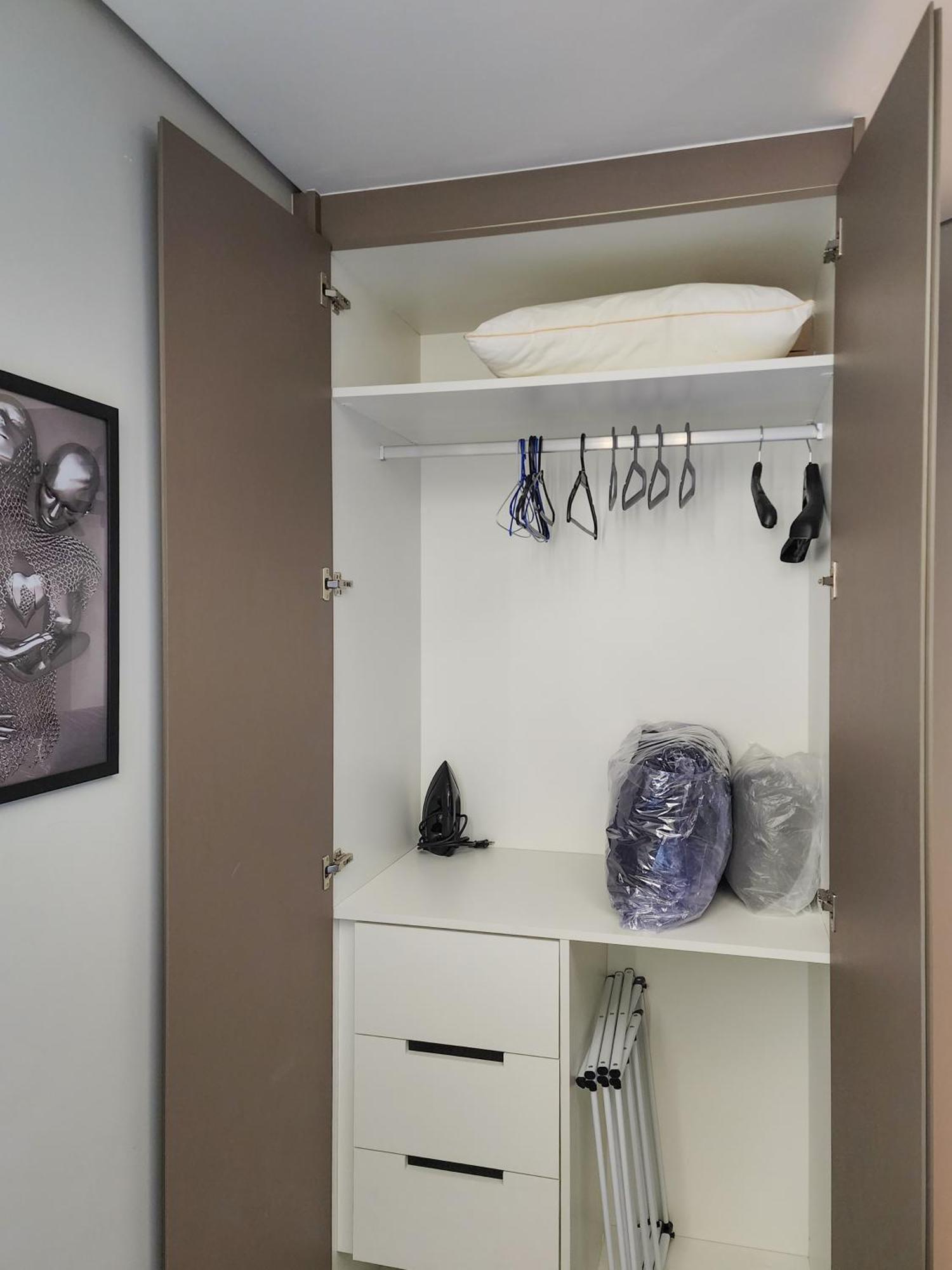 Apartamento Flat 3 Pessoas Com Garagem, Piscina, Academia E Lavanderia *