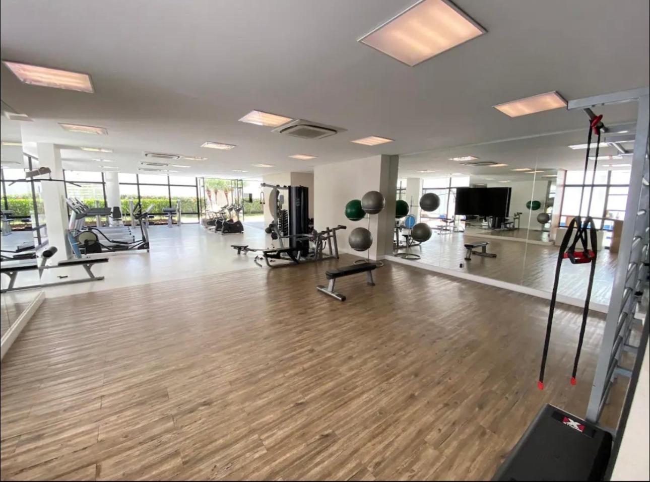 Confortavel, Ar Na Sala E Quarto, Garagem, 183 Sao Paulo