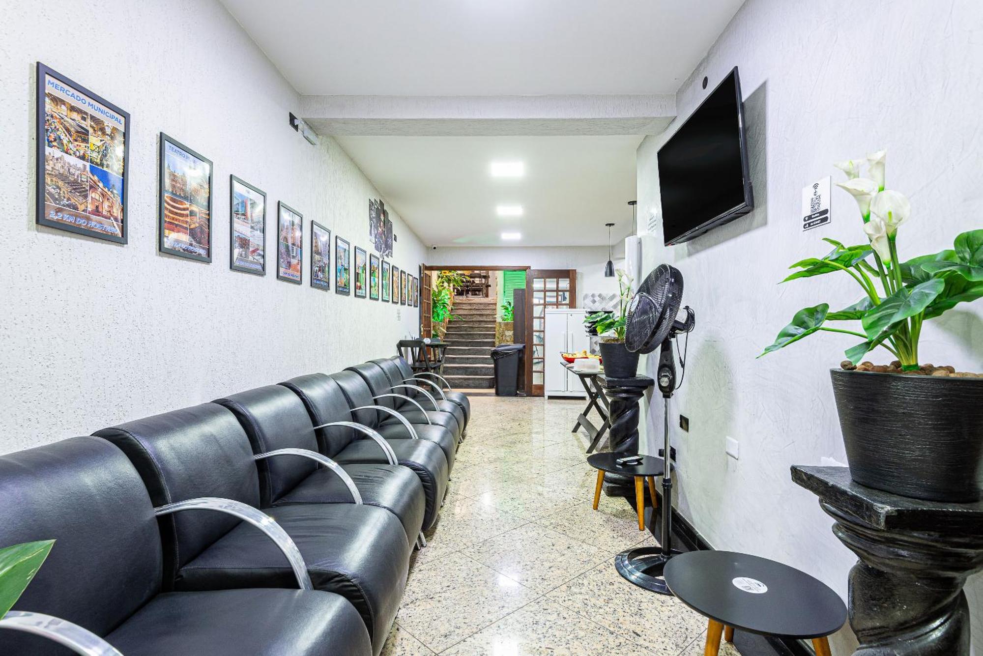Acomodação com café da manhã  Hostheo Liberdade *