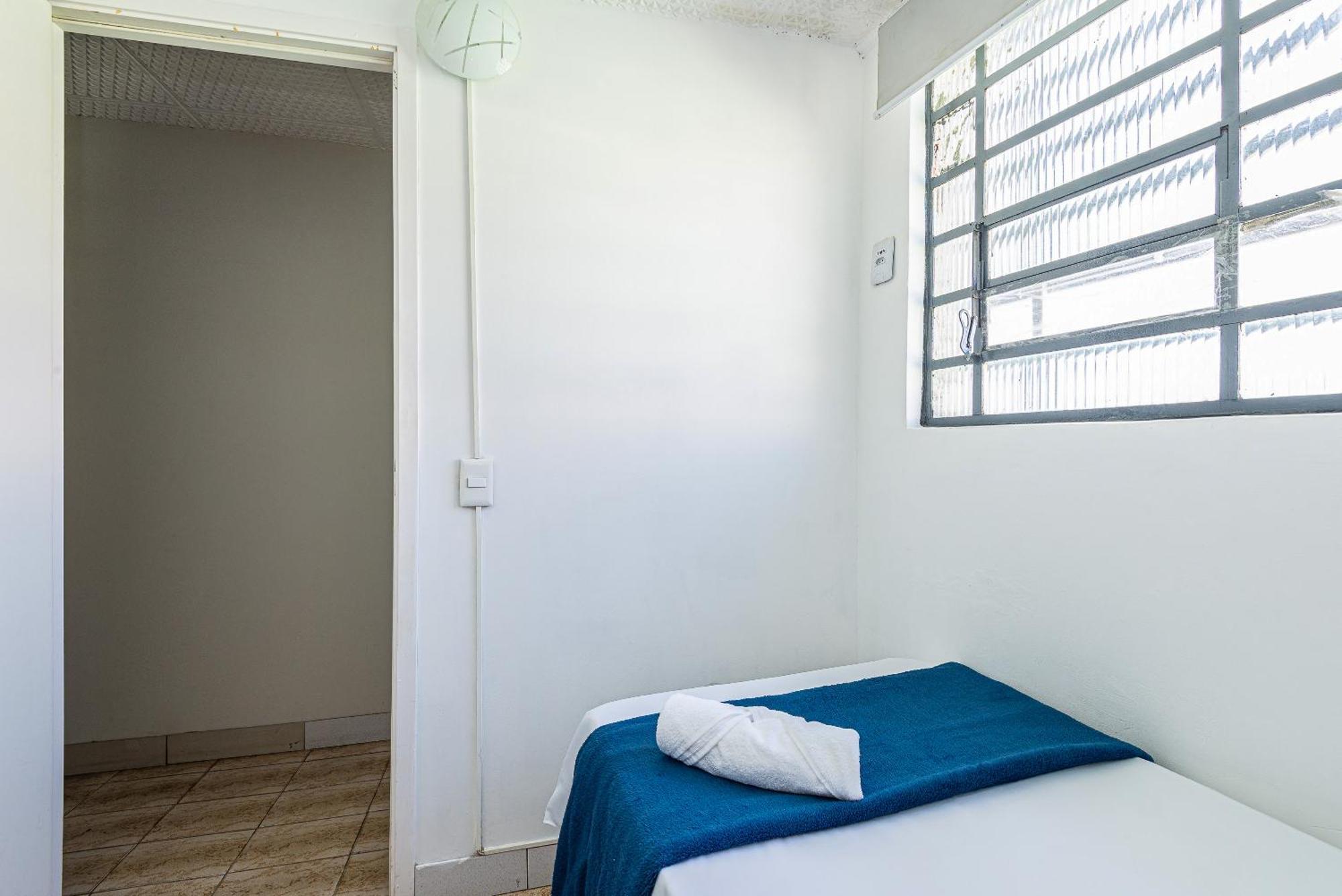 Acomodação com café da manhã  Hostheo Liberdade