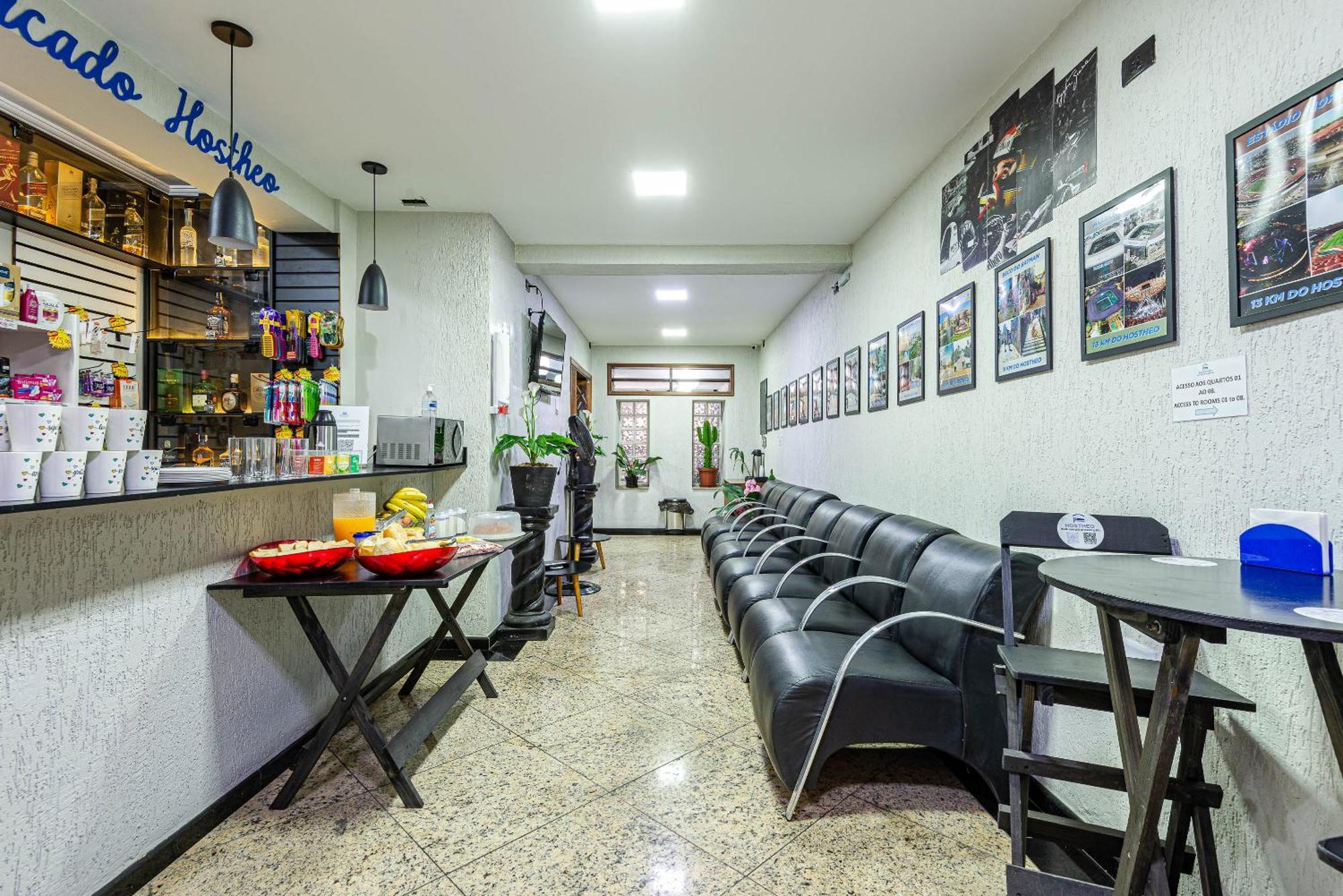 Acomodação com café da manhã  Hostheo Liberdade *