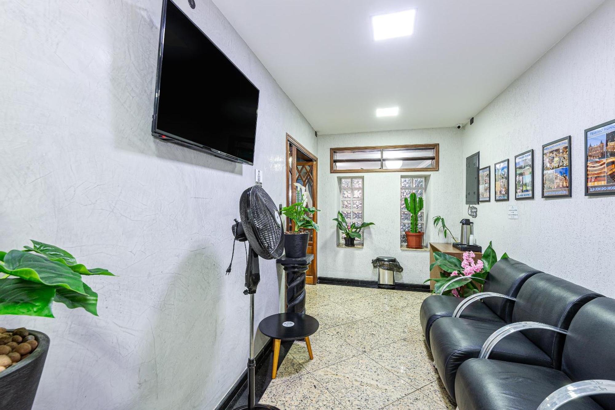 Acomodação com café da manhã  Hostheo Liberdade *