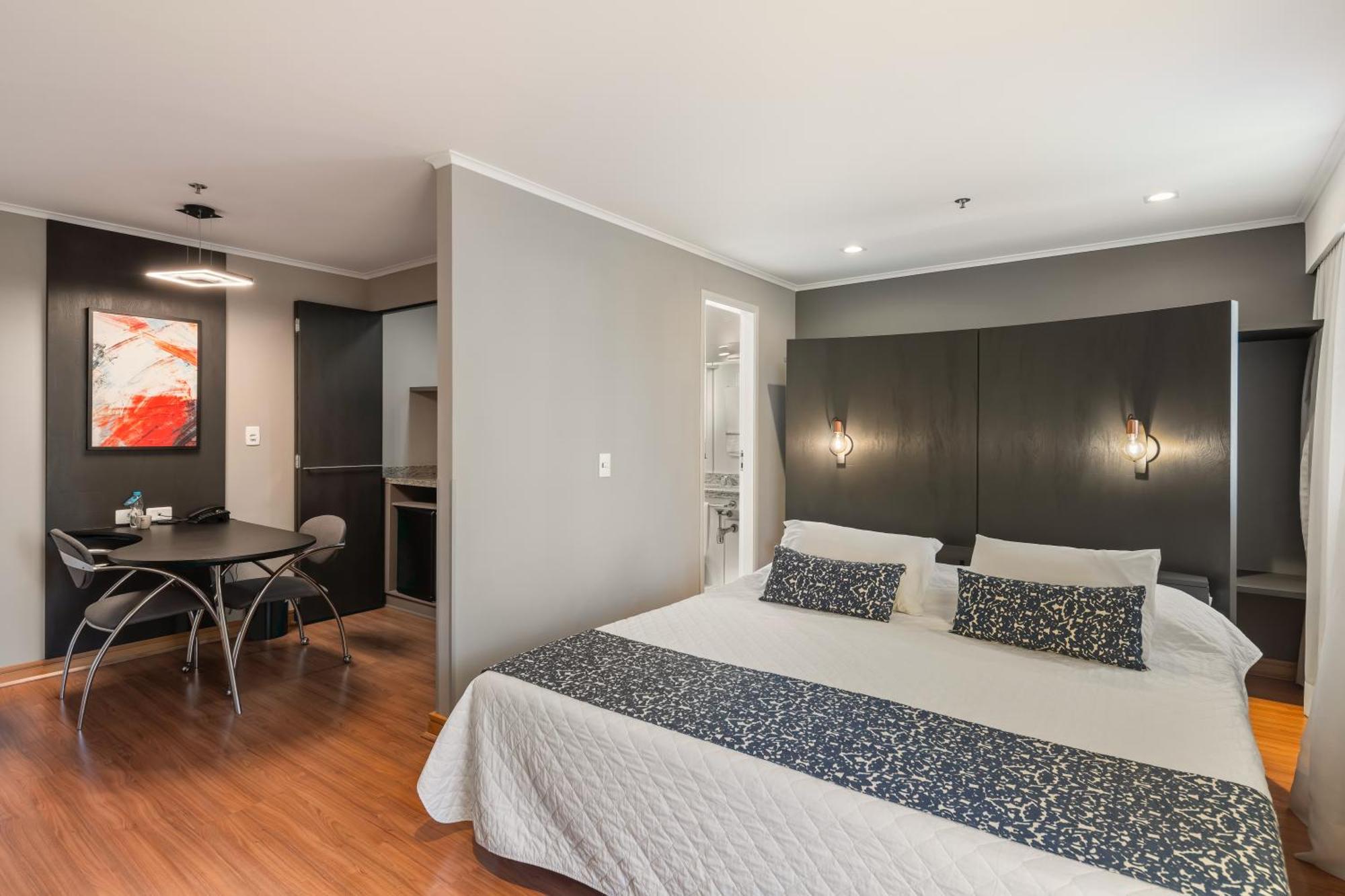 Hotel Slaviero Ibirapuera 4*