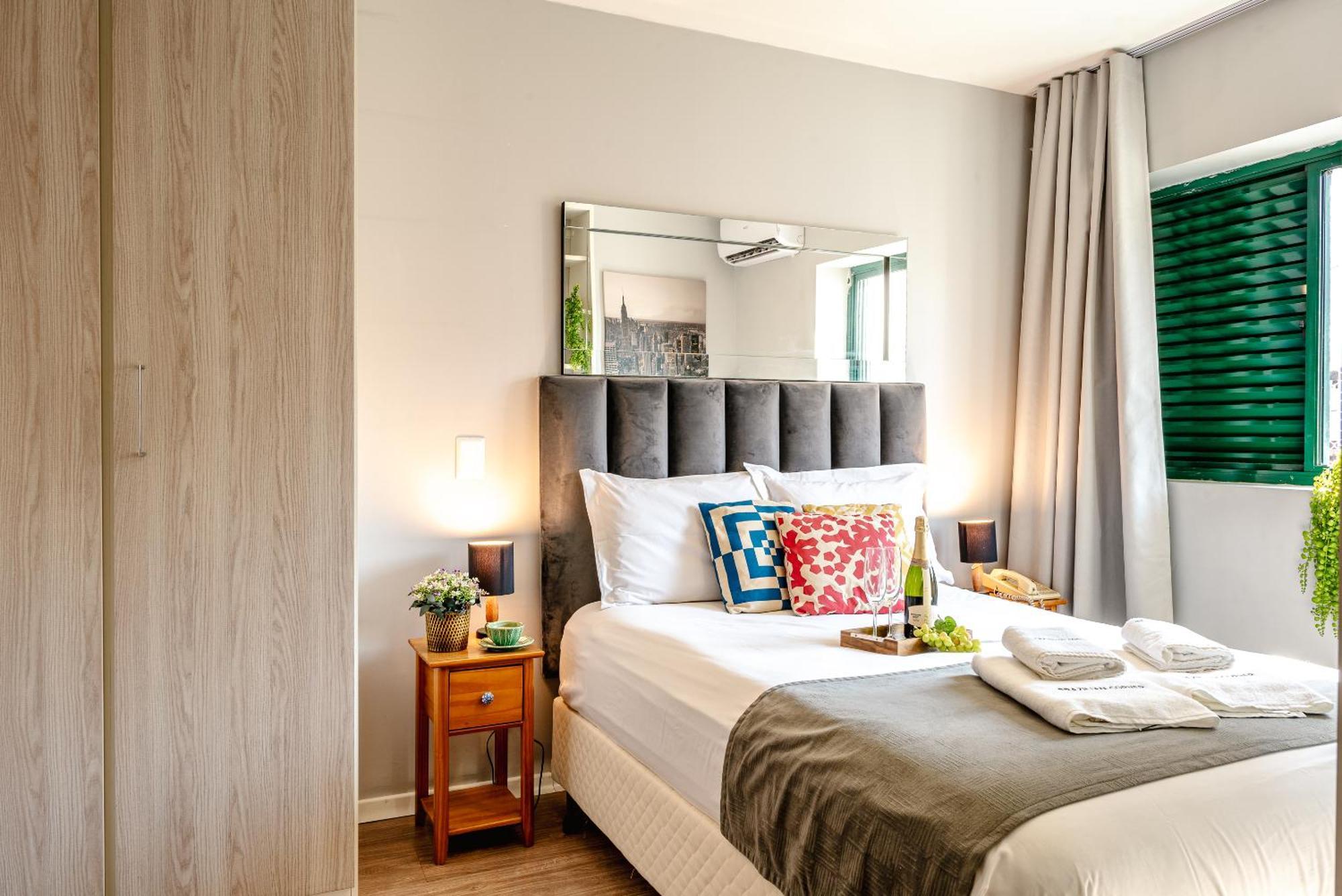 Piscina, Ac, Vaga No Itaim Bibi | Brazilian Corner Apartment *