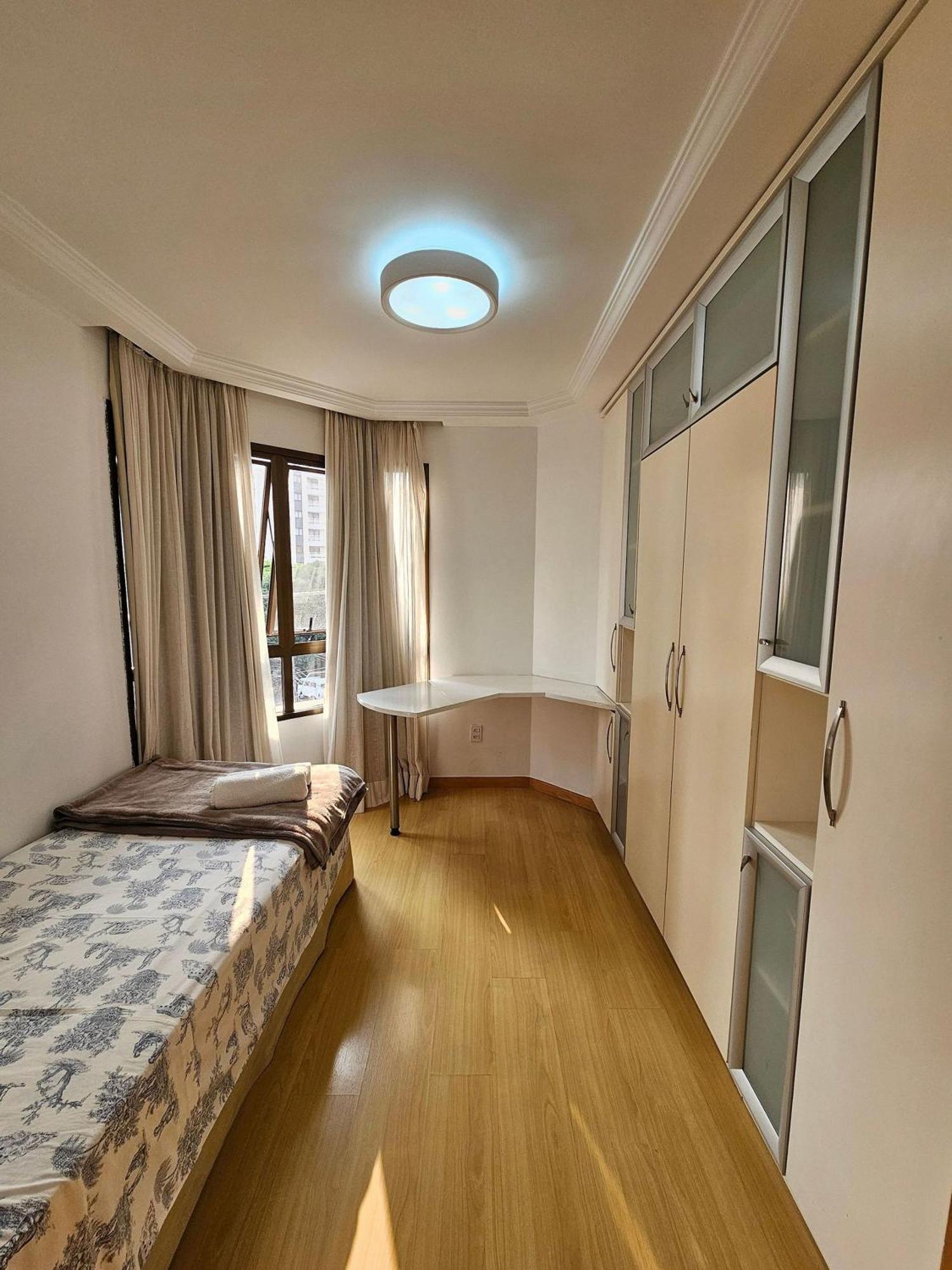 Apart/hotel C/2 Quartos E Dois Banheiro Moema Sp * São Paulo