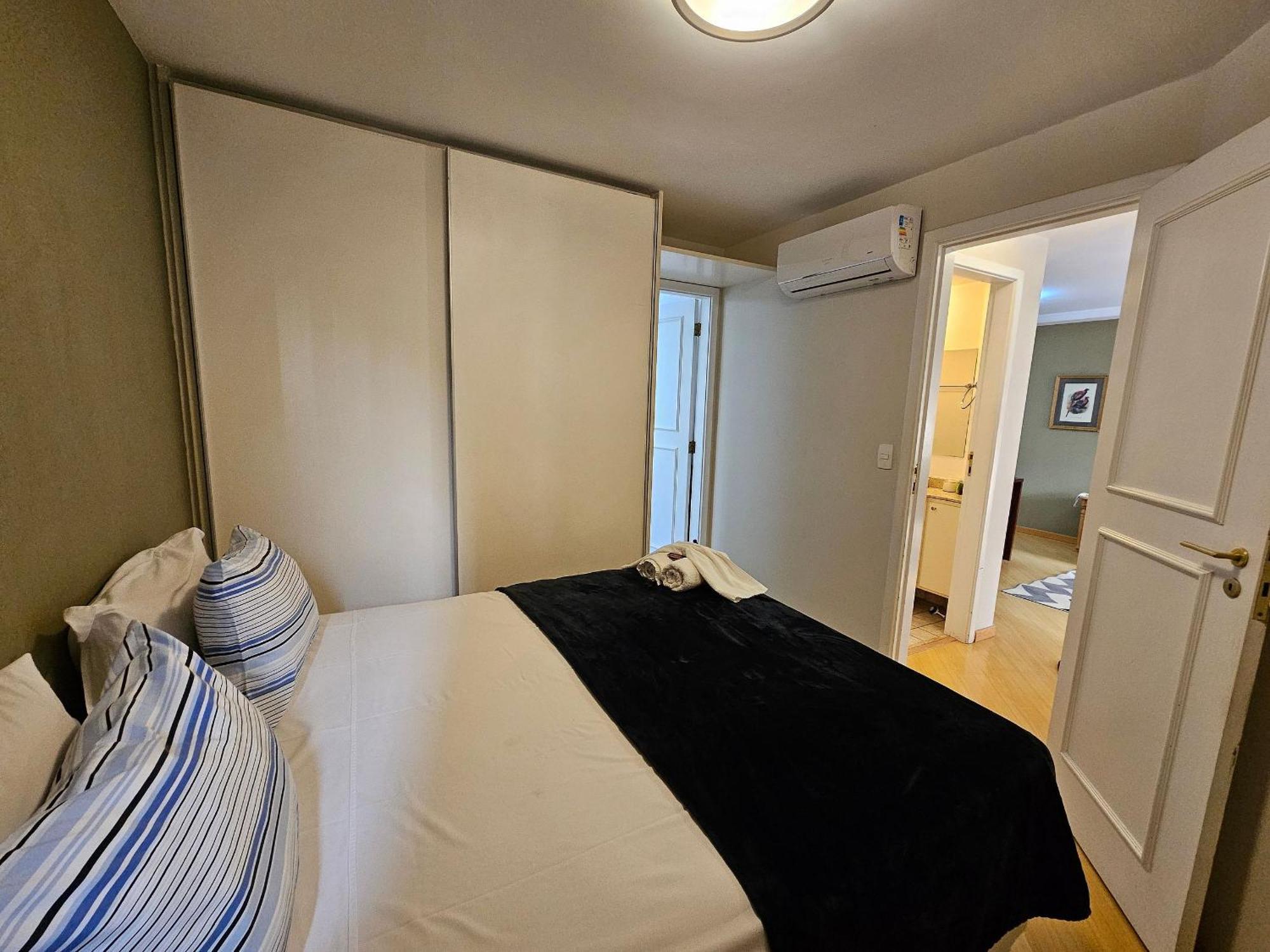 Apartamento Apart/hotel C/2 Quartos E Dois Banheiro Moema Sp São Paulo