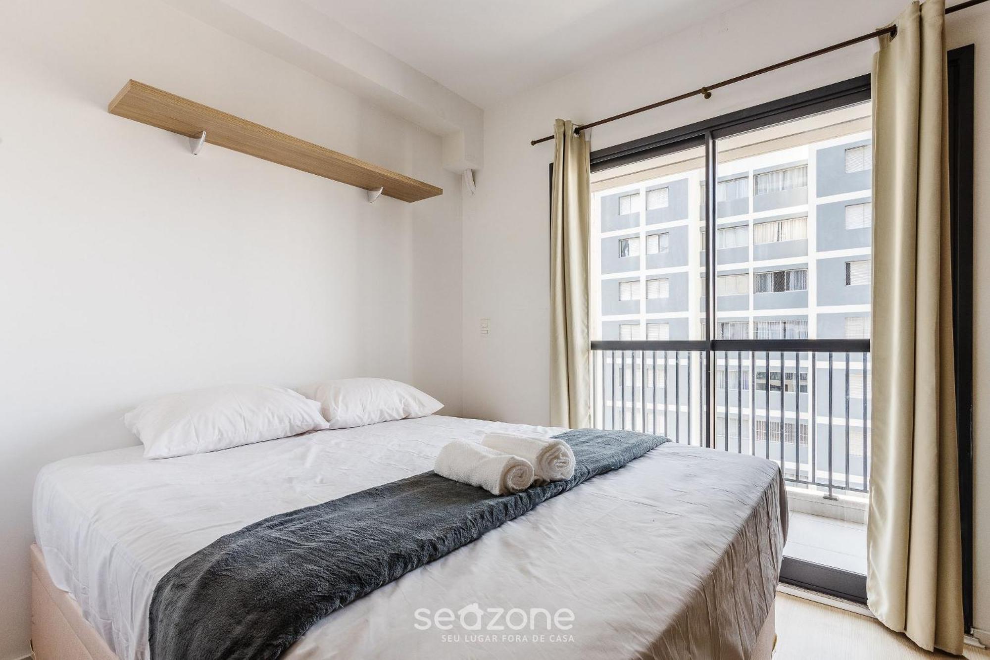 Apartamento Em Predio C/ Piscina 150m Do Metro Bss0703 *
