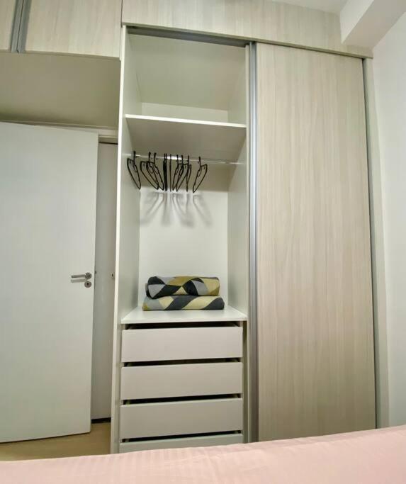 05 - Apto Liberdade Se 500'metro Apartamento São Paulo