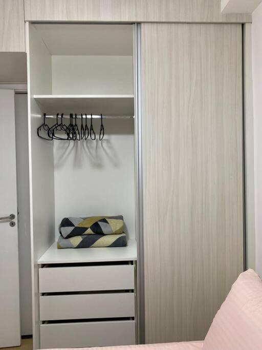 05 - Apto Liberdade Se 500'metro Apartamento São Paulo
