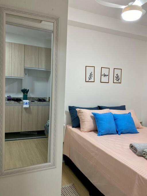 Apartamento 05 - Apto Liberdade Se 500'metro *
