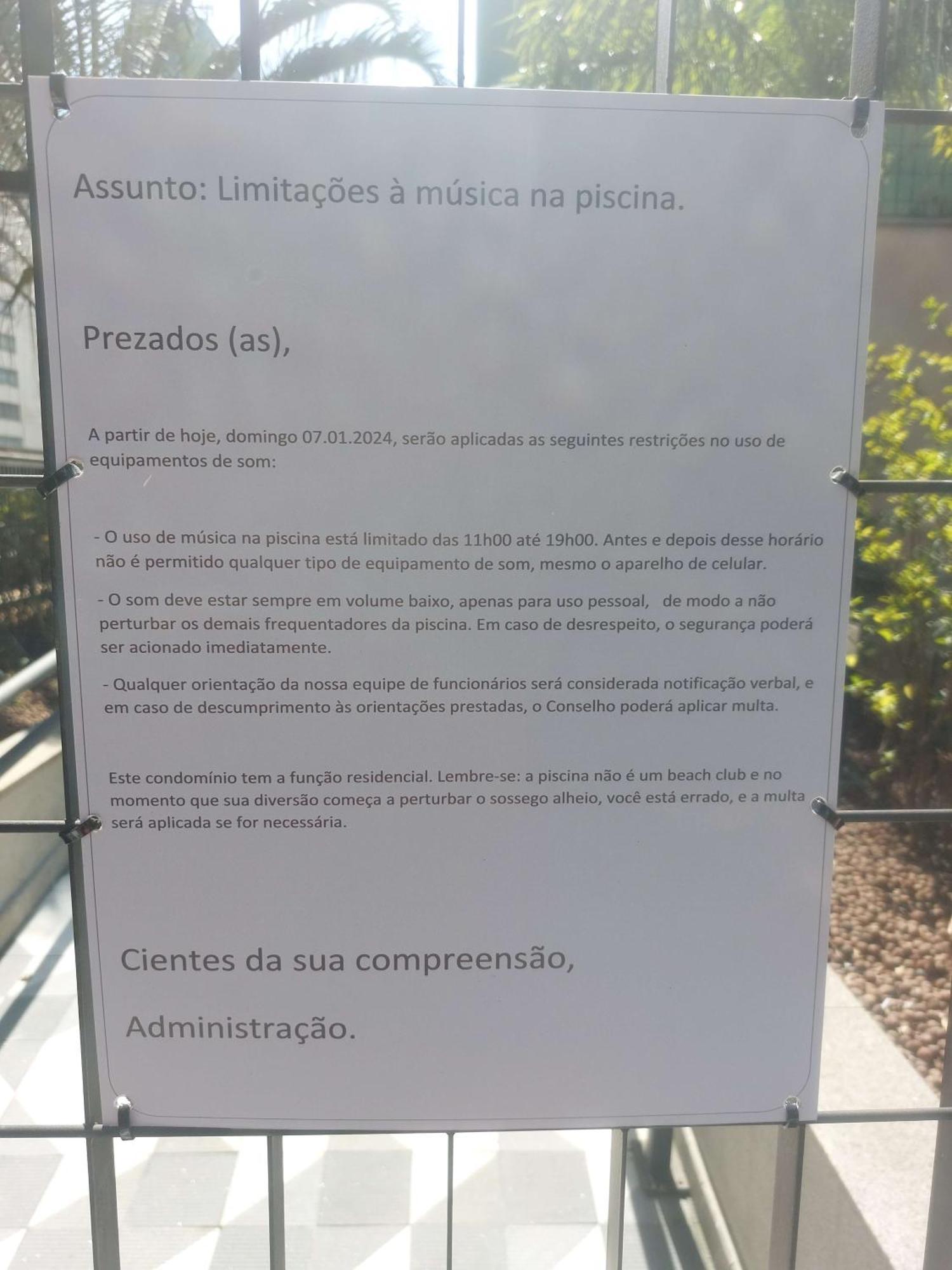 Tem Piscina Academia Sauna Squash *
