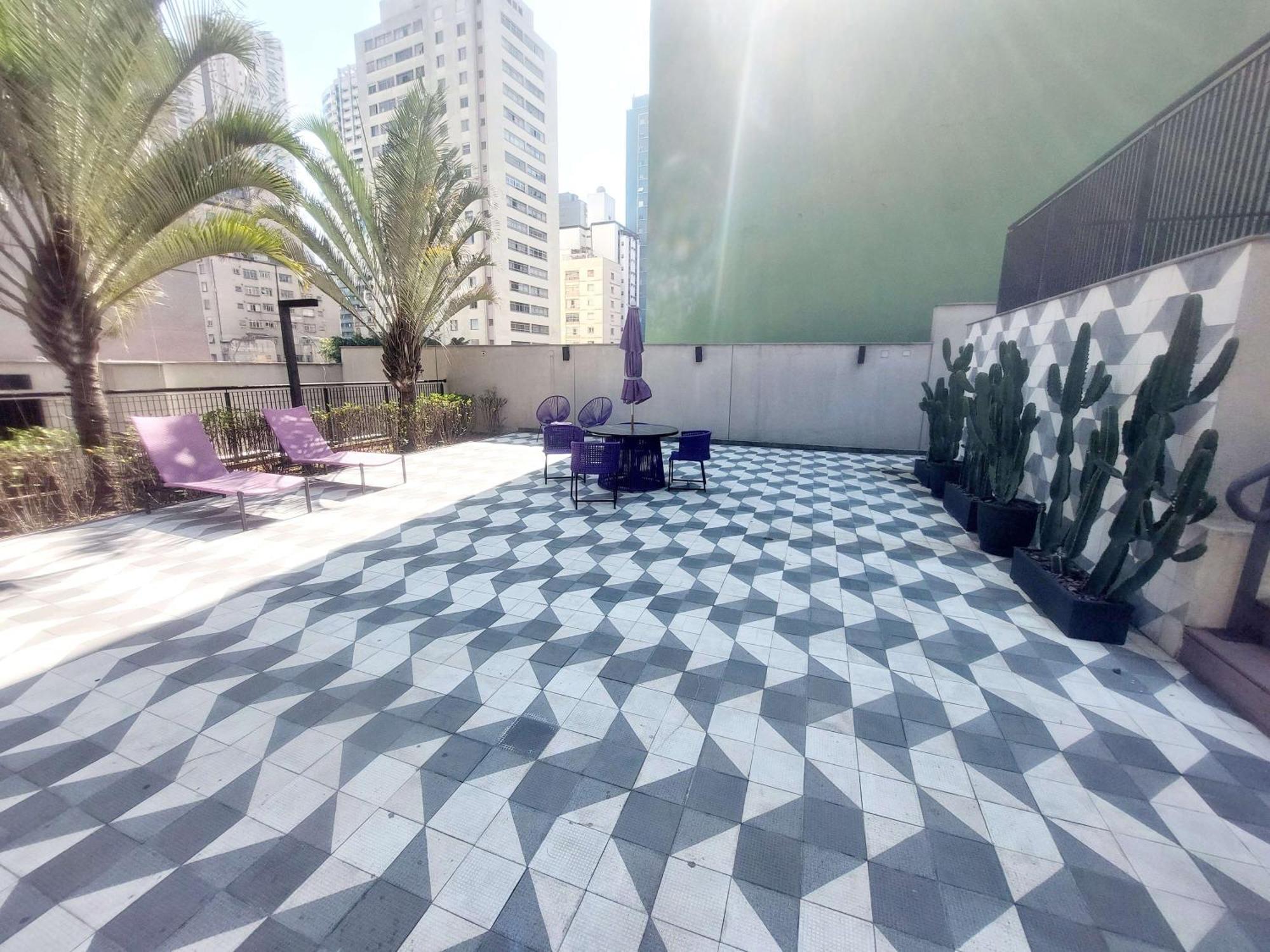 Tem Piscina Academia Sauna Squash * São Paulo