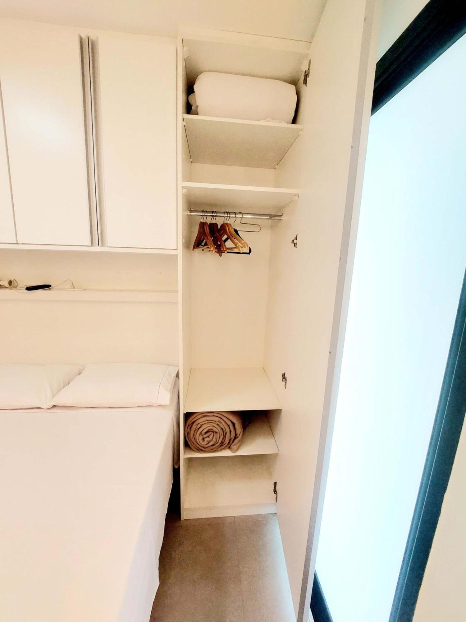 Tem Piscina Academia Sauna Squash Apartamento