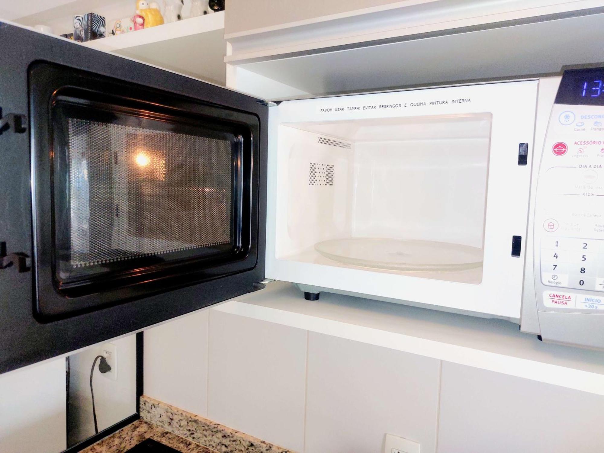Tem Piscina Academia Sauna Squash Apartamento