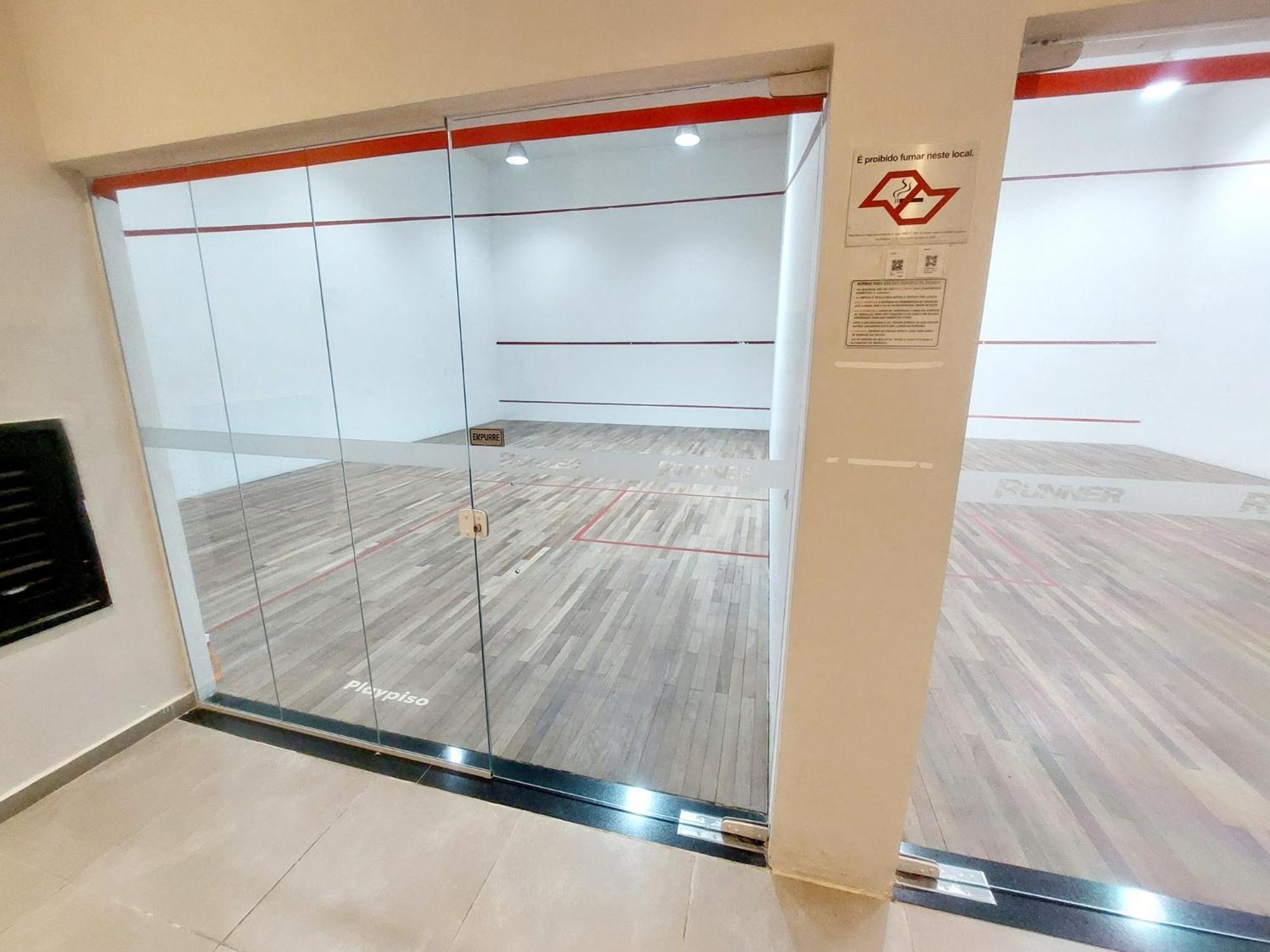 Tem Piscina Academia Sauna Squash *